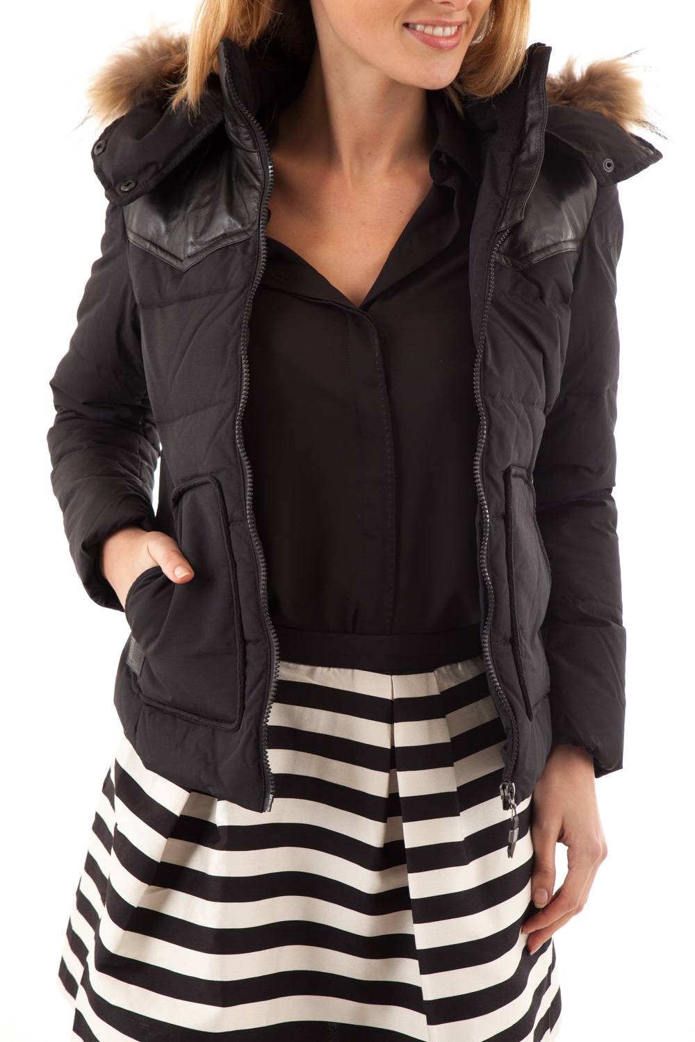 Short Black Redskins Down Jacket for Women in nylon - Image n°2