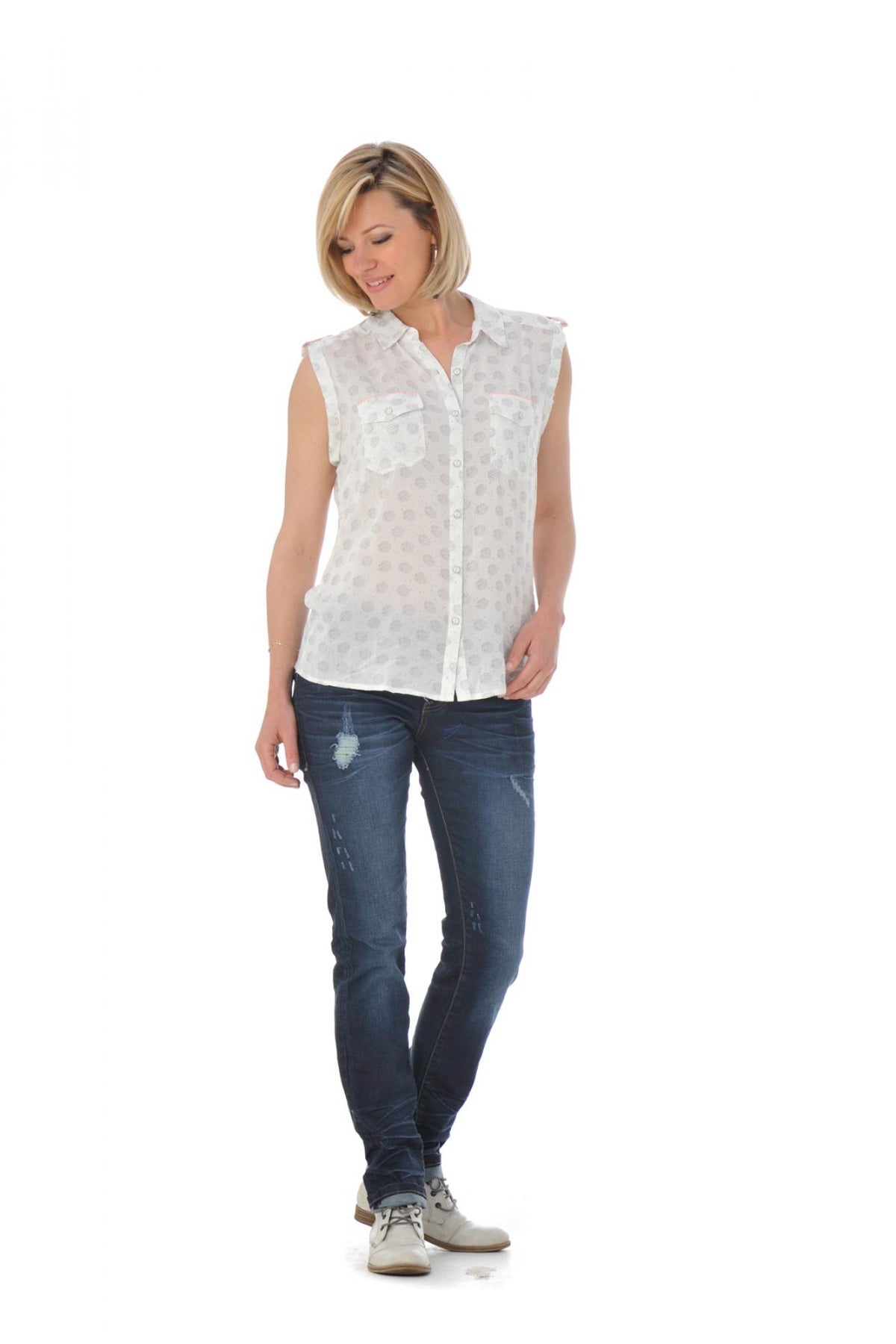 White women's sleeveless shirt with black print - Image n°2