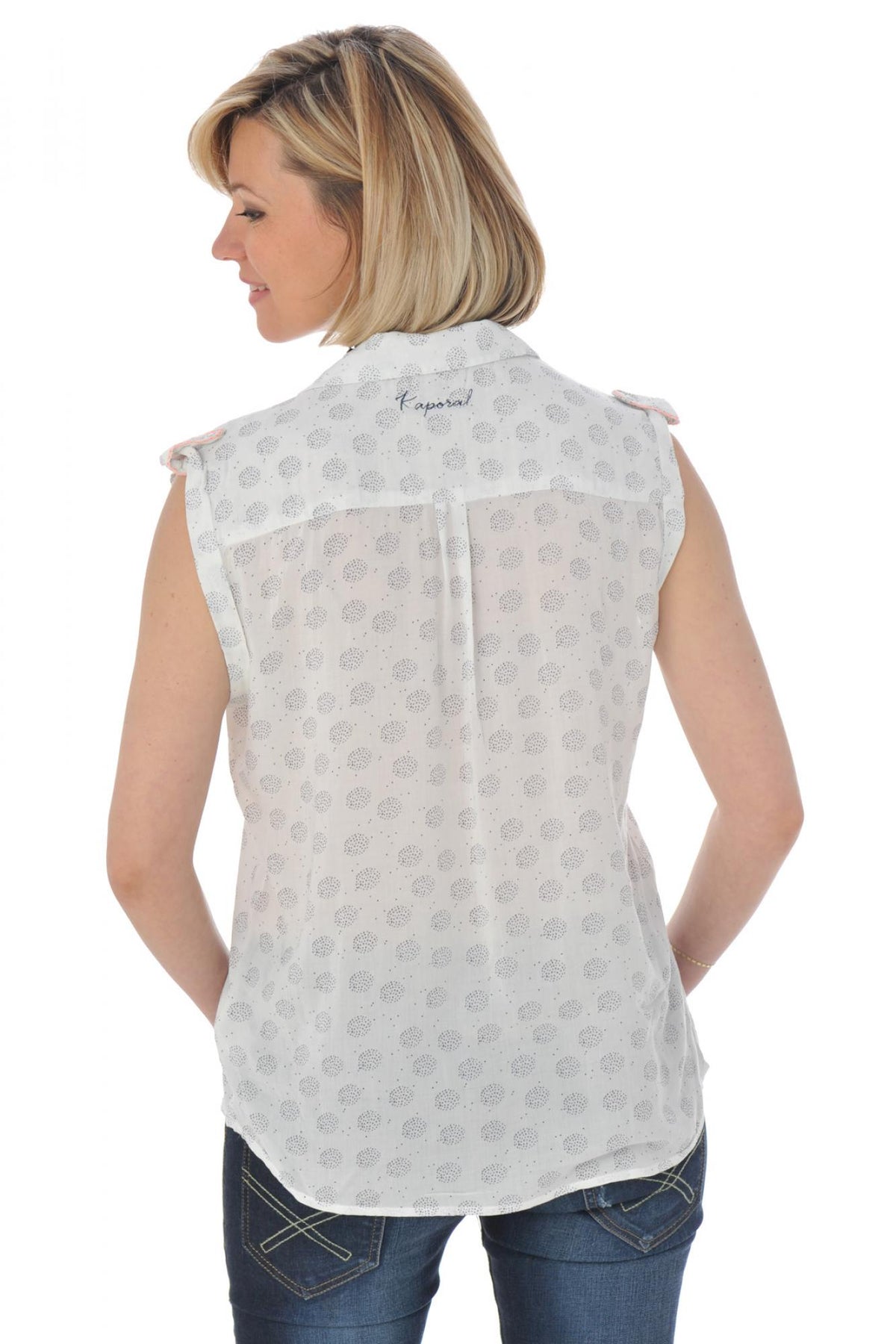 White women's sleeveless shirt with black print - Image n°3