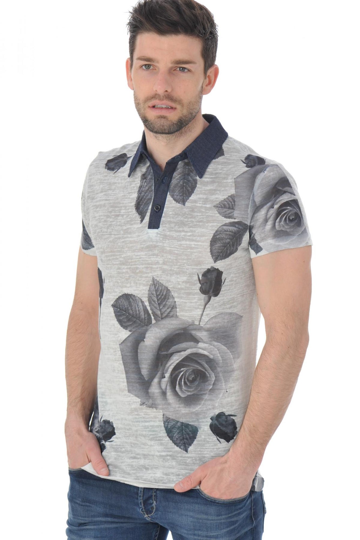  Polo shirt with blue rose print - Image n°1