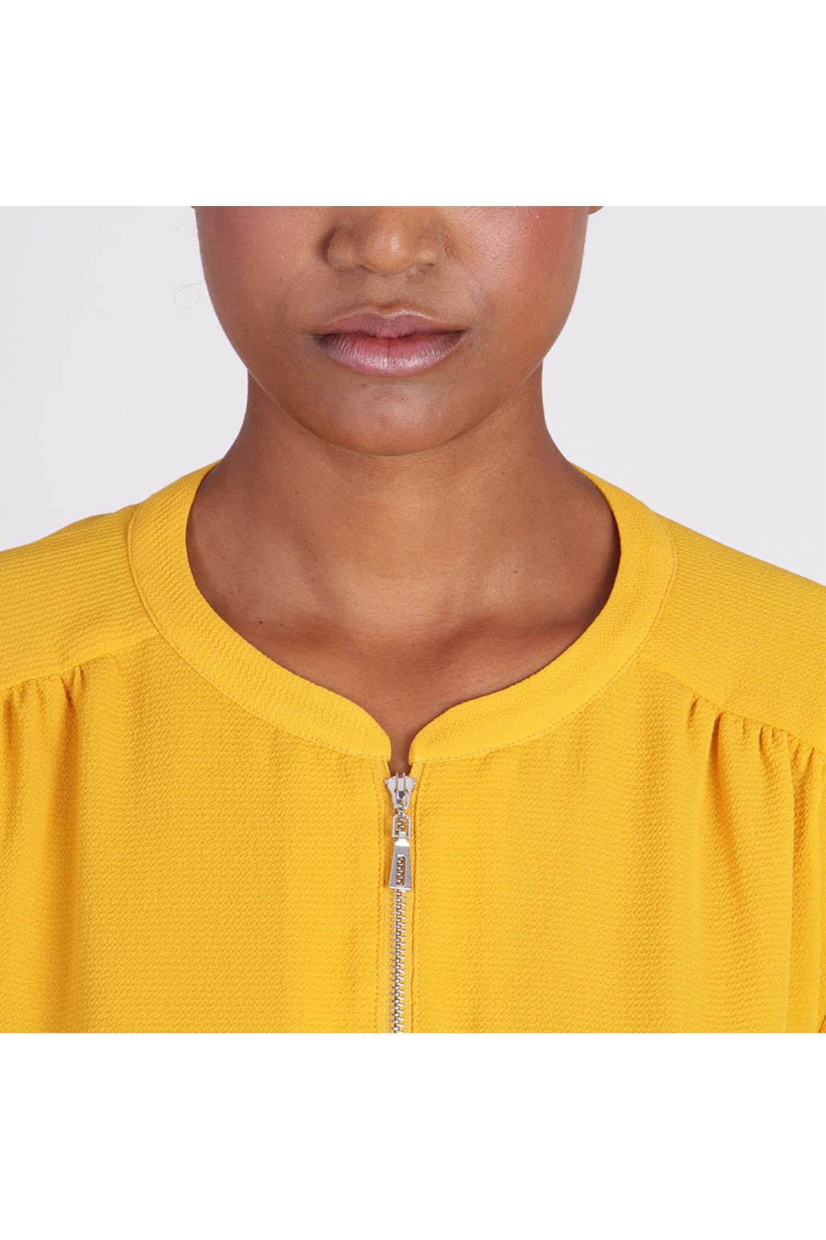 Straight cut yellow blouse - Image n°4