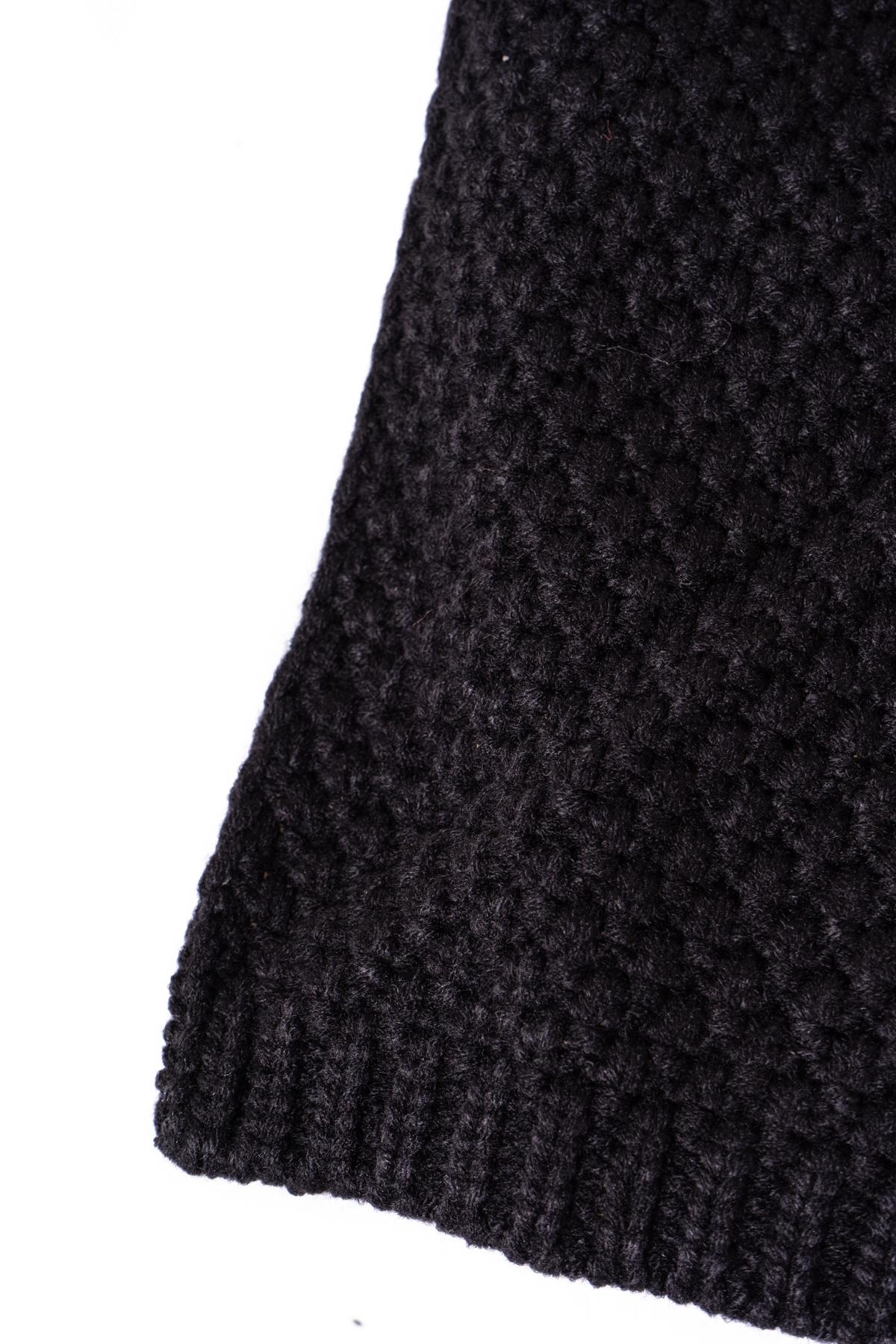 Plain black winter scarf - Image n°2