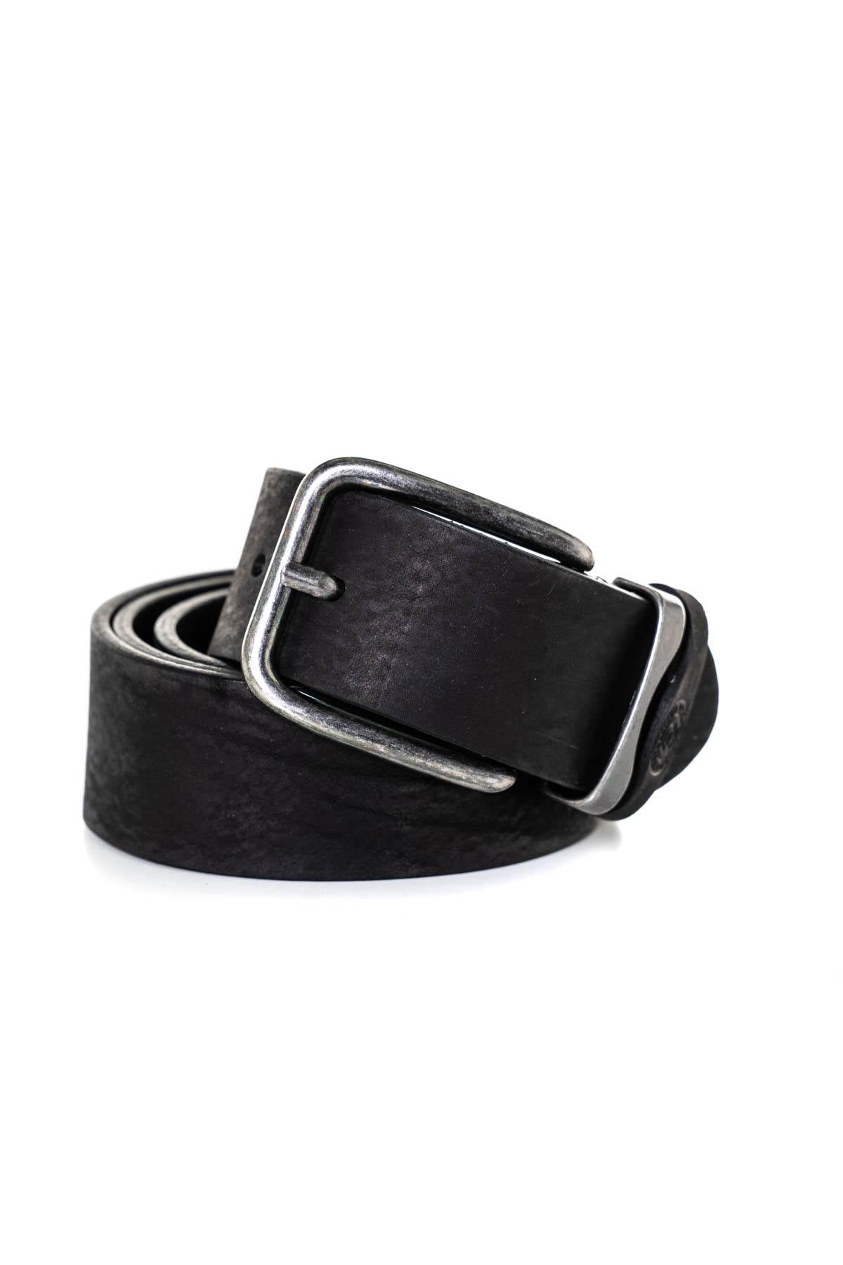 Black leather belt with silver buckle - Image n°1