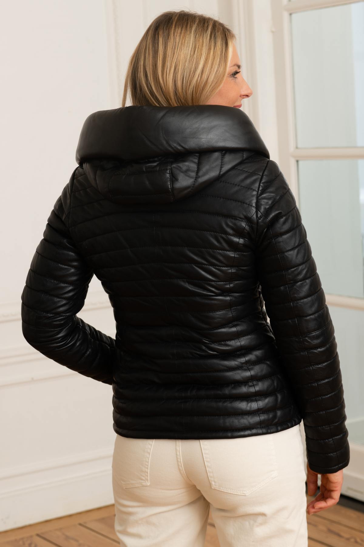 Quilted black leather down jacket for women - Image n°2