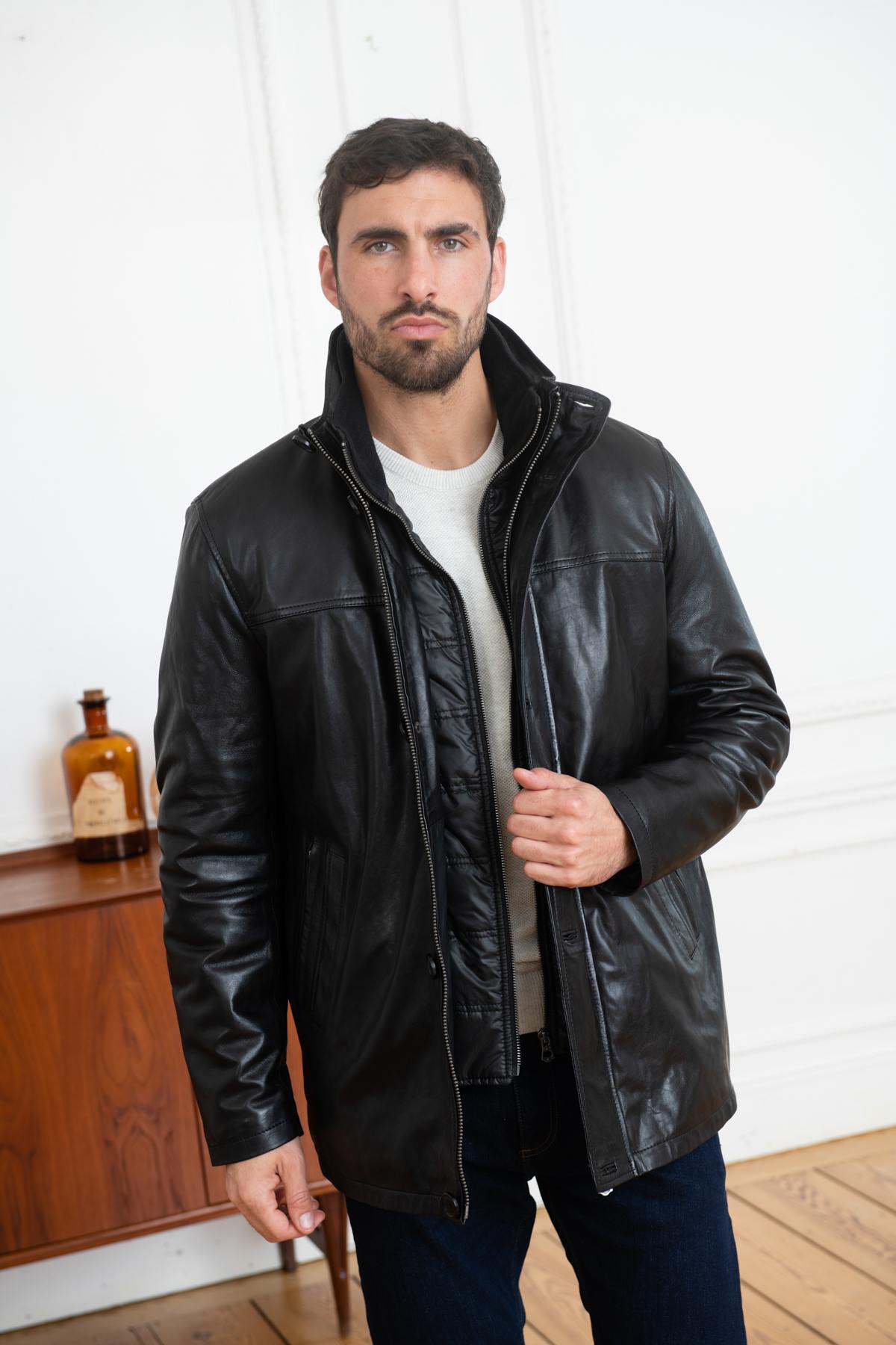 Black leather jacket with quilted lining - Image n°1