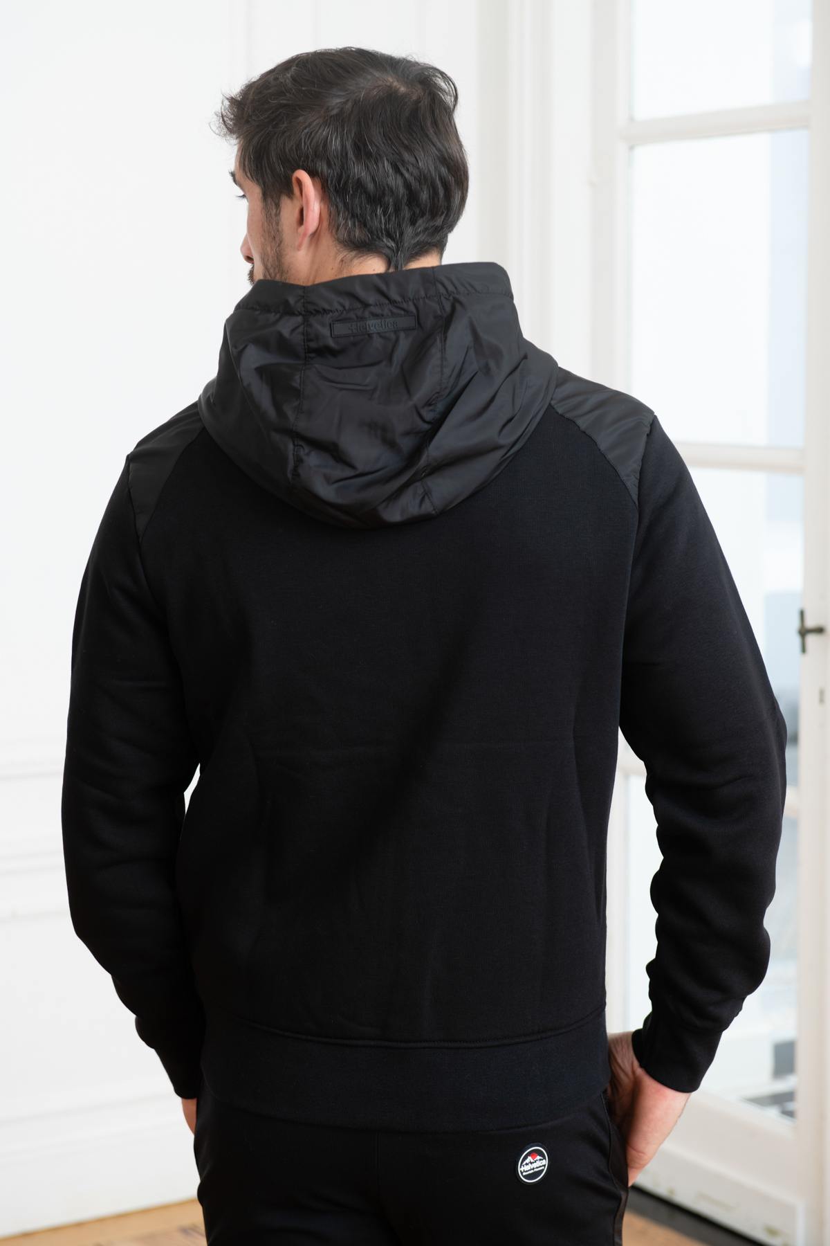 Black sportswear jacket - Image n°4