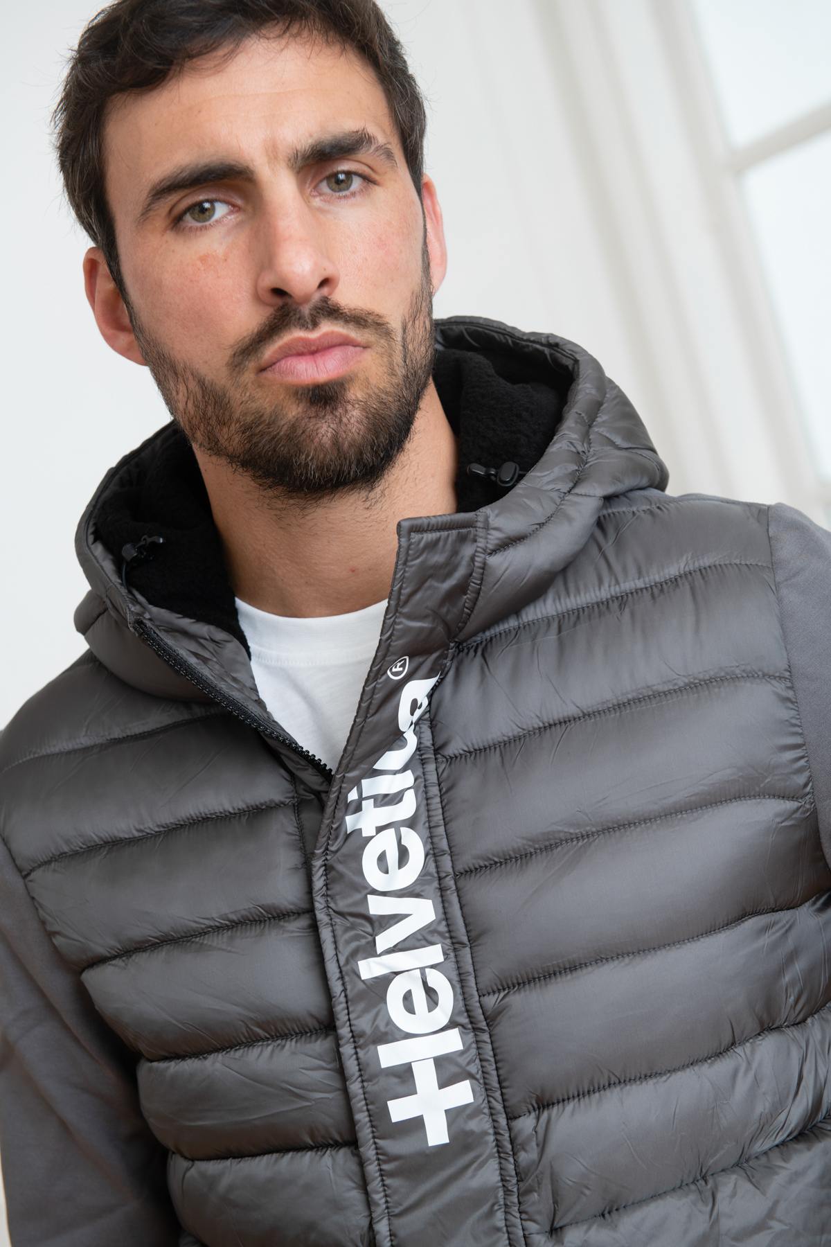 Gray sportswear quilted jacket - Image n°5