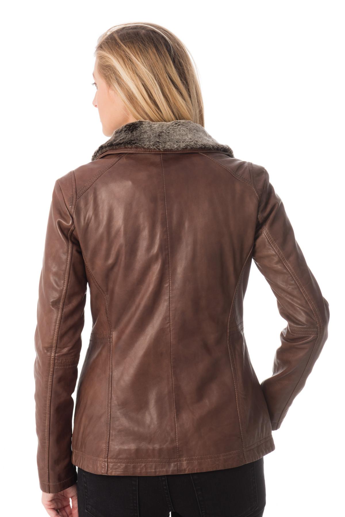 Chic leather coat for women - Image n°5