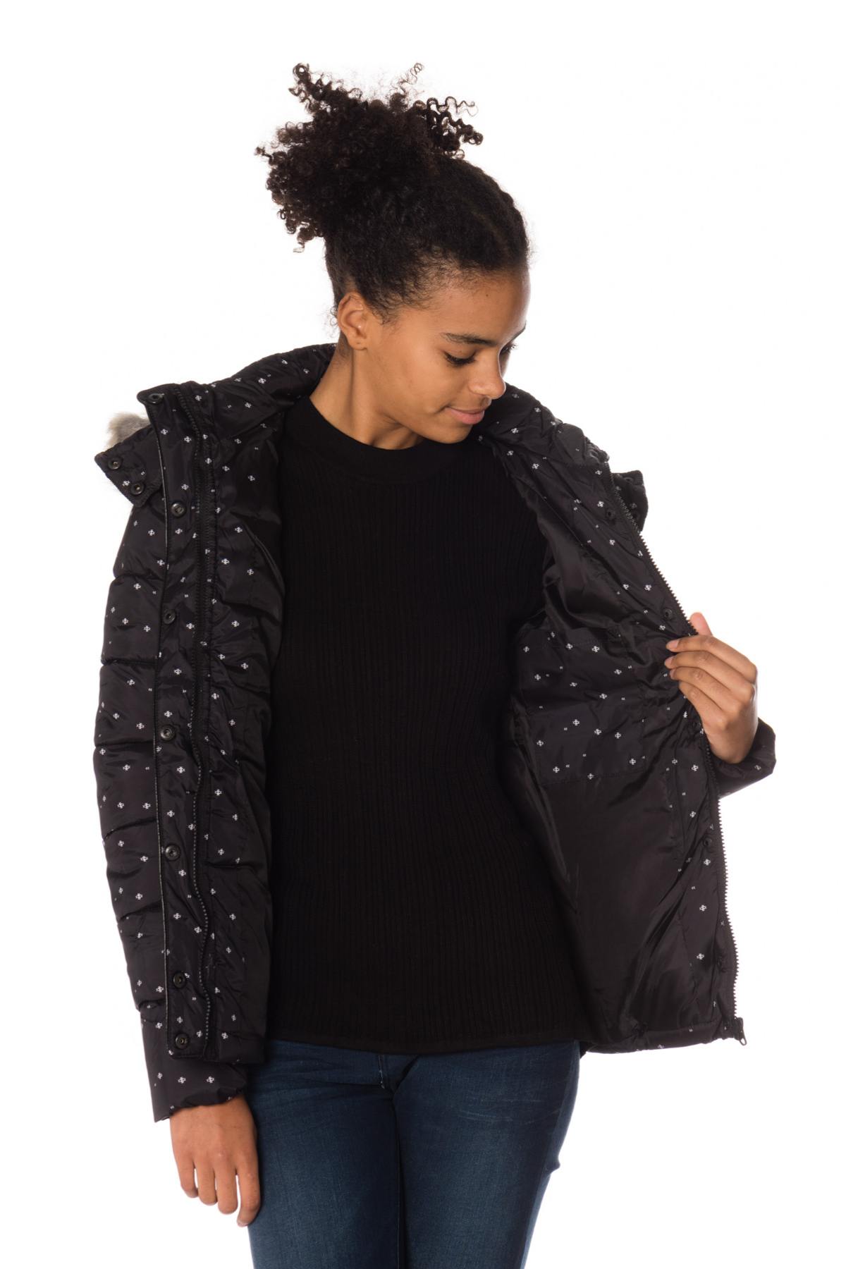 Short black puffer jacket with snowflake print - Image n°5