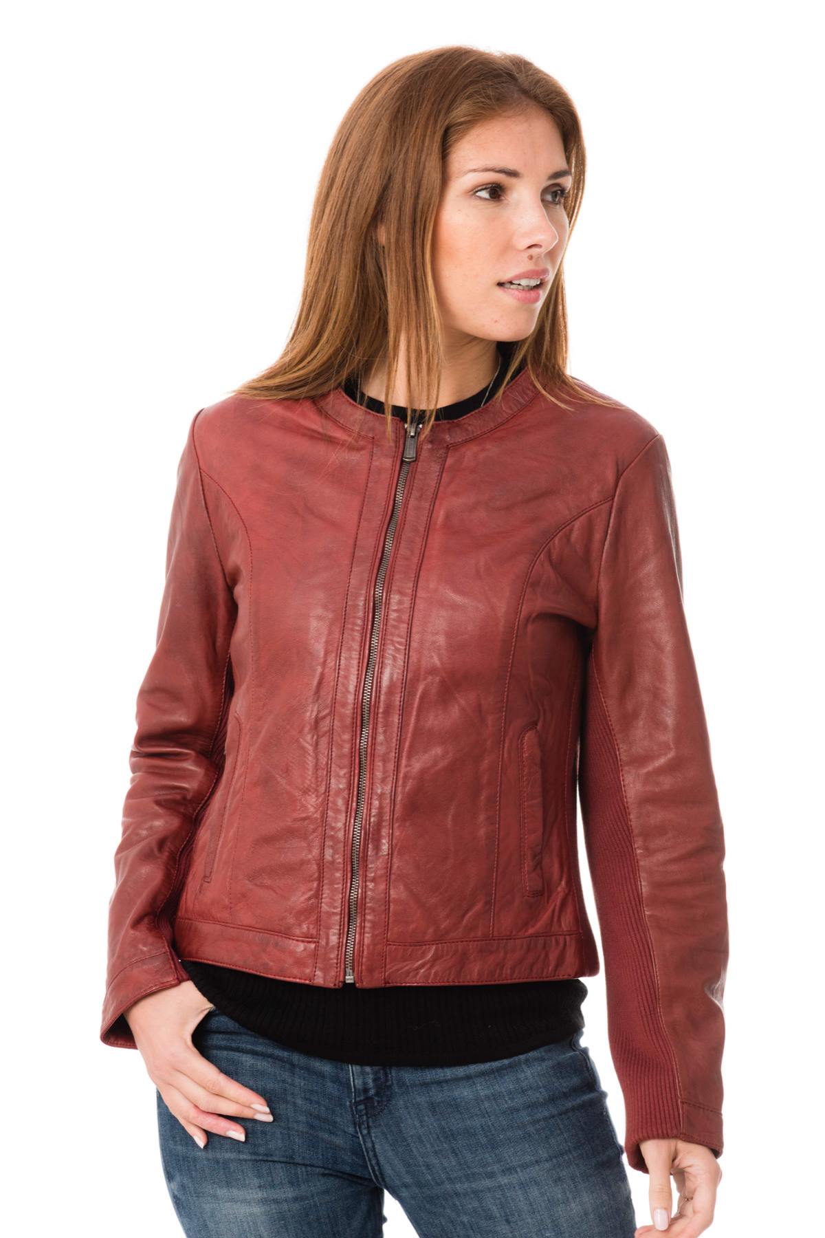 Spencer woman in red sheep leather - Image n°1