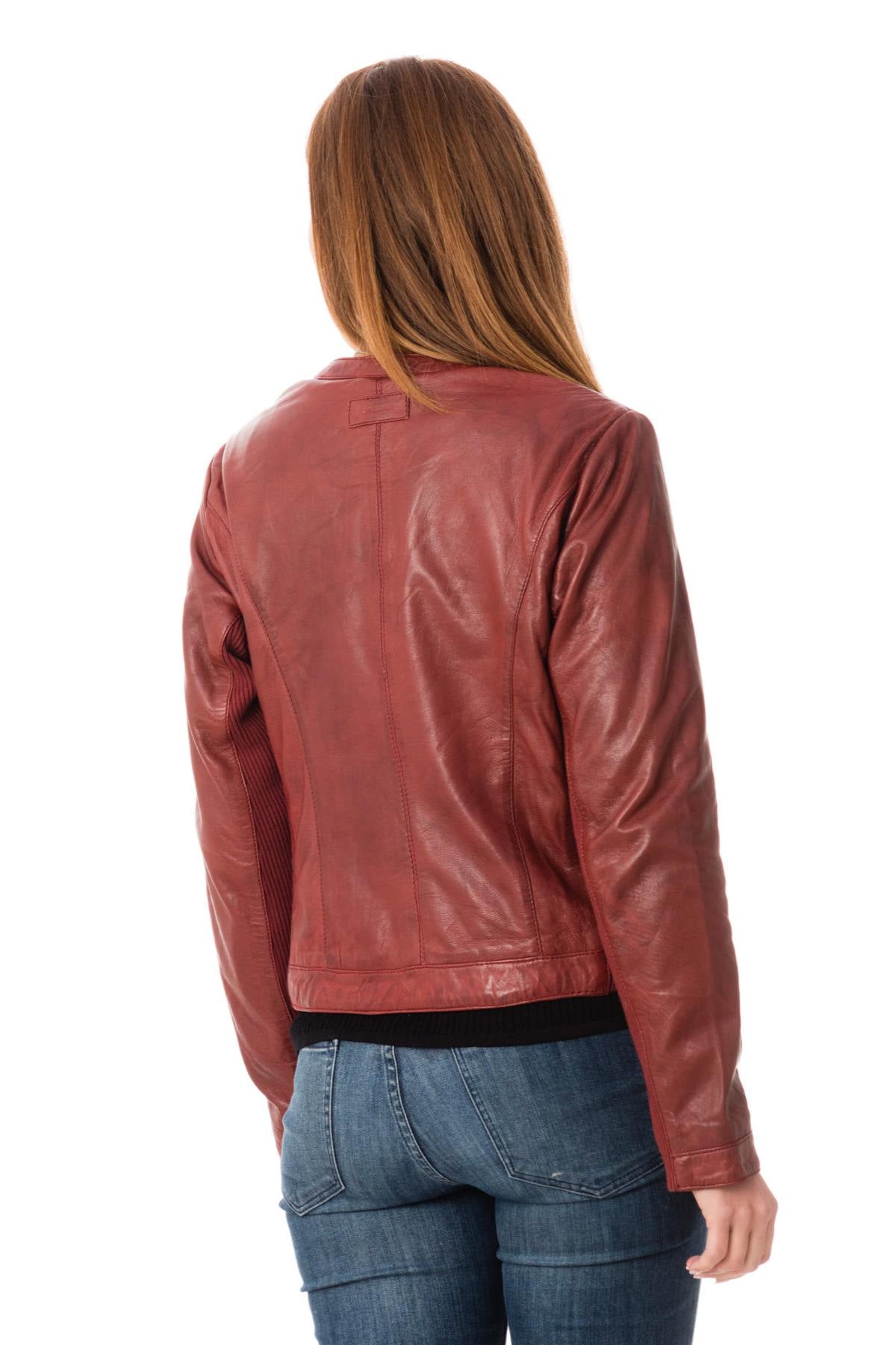 Spencer woman in red sheep leather - Image n°6