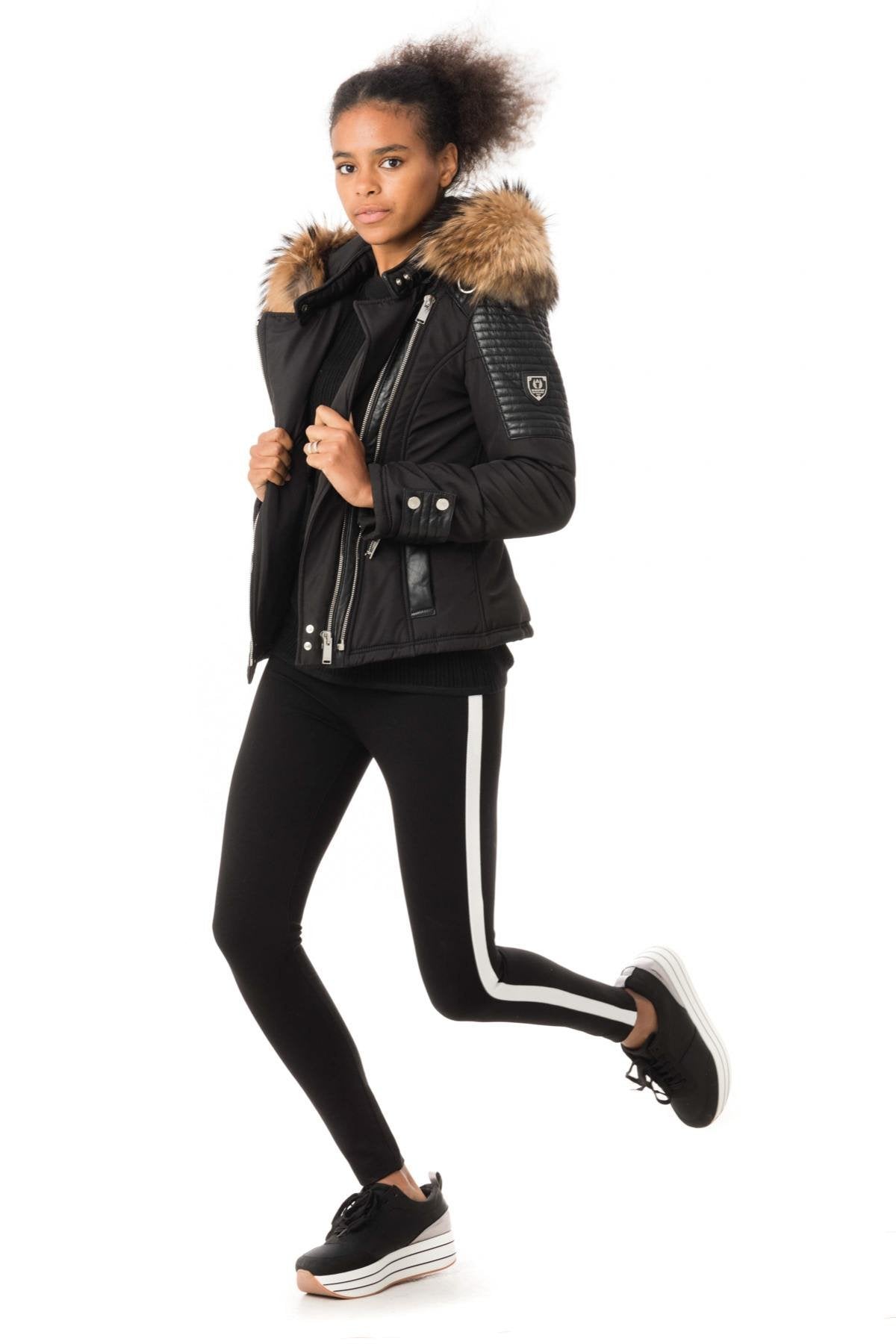 Black down jacket with natural collar - Image n°2