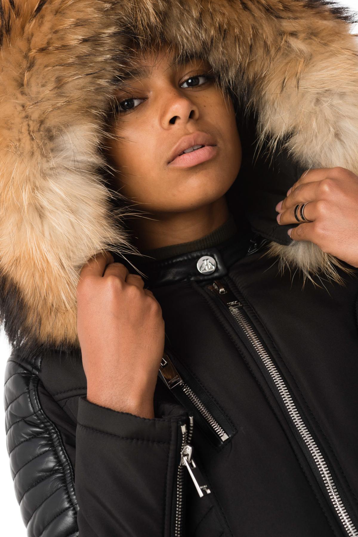 Black down jacket with natural collar - Image n°7