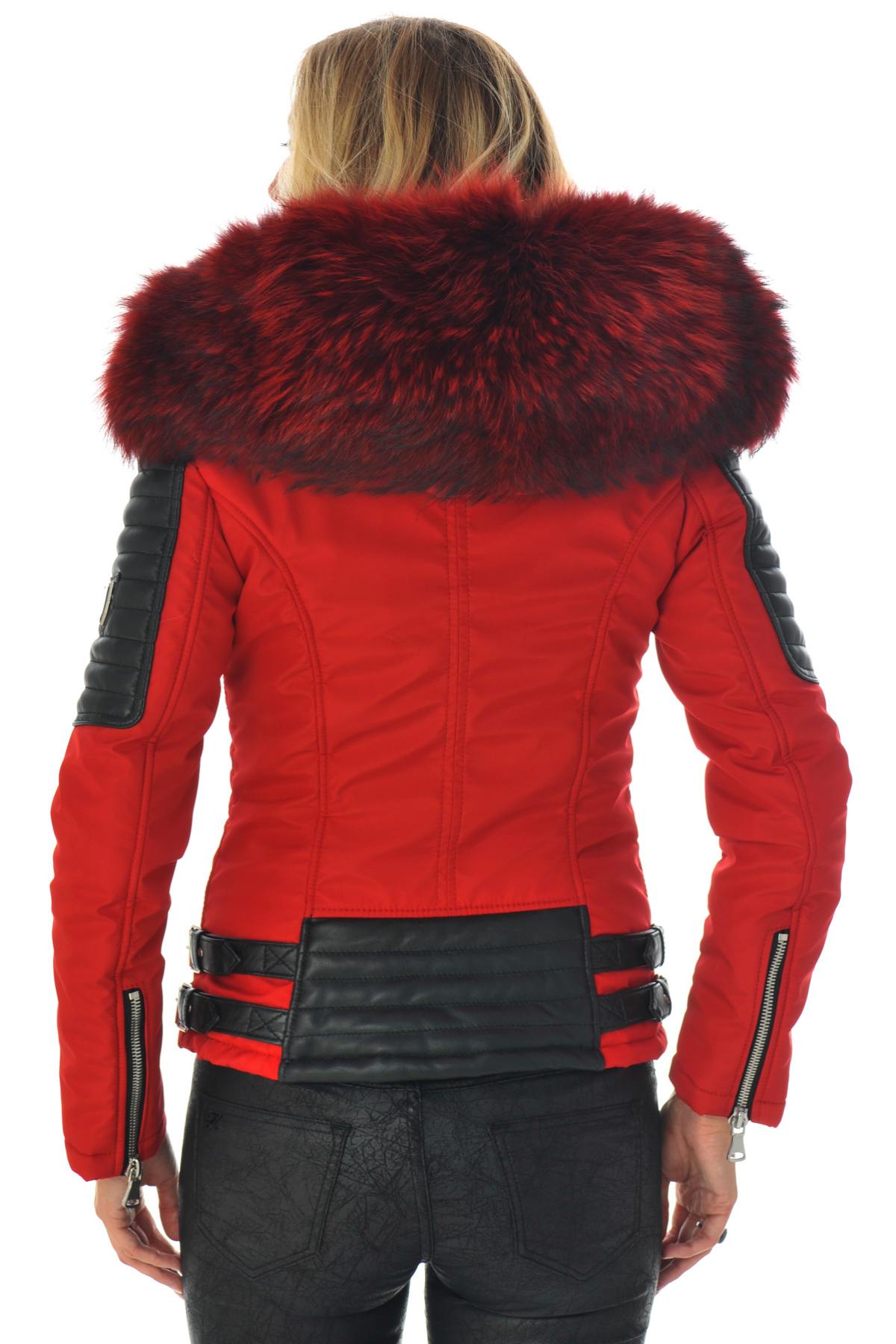 Fashionable red down jacket with real fur - Image n°5