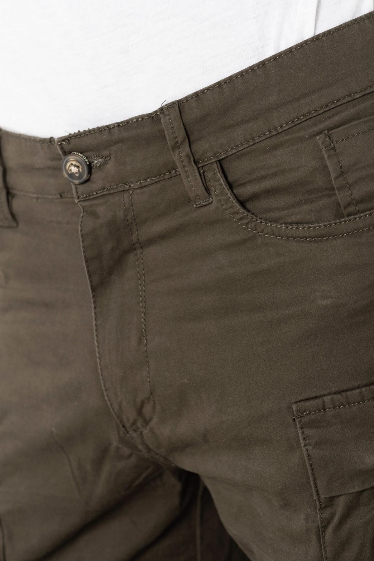 Men's Bermuda shorts in khaki color - Image n°5