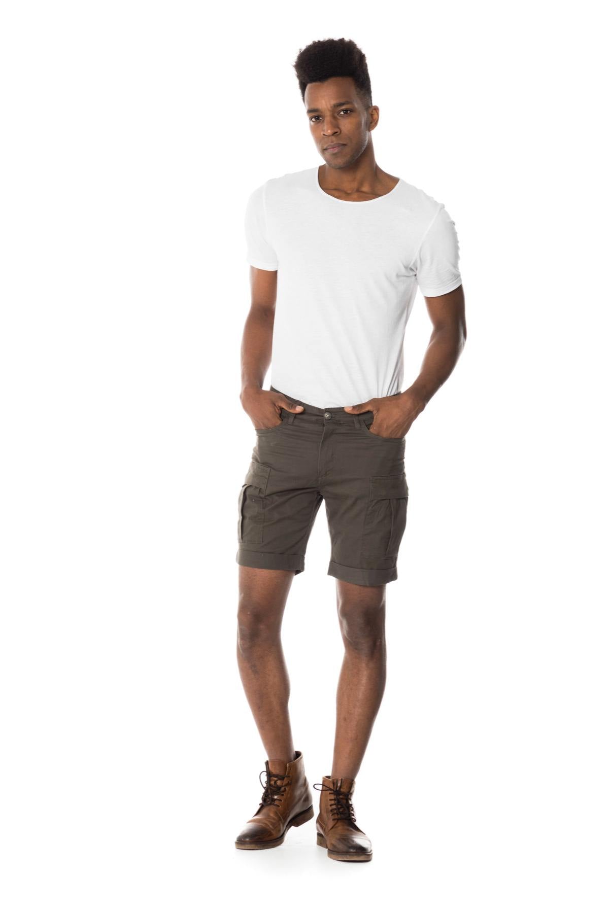 Men's Bermuda shorts in khaki color - Image n°3