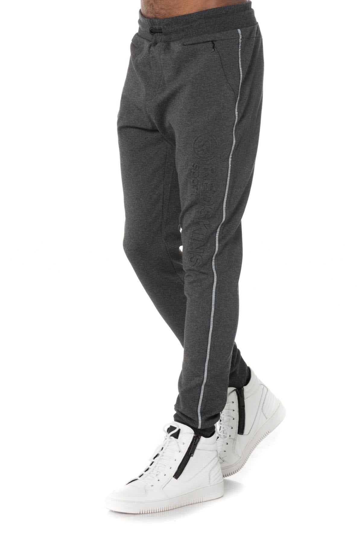 Men's jogging pants with embossed inscription - Image n°1