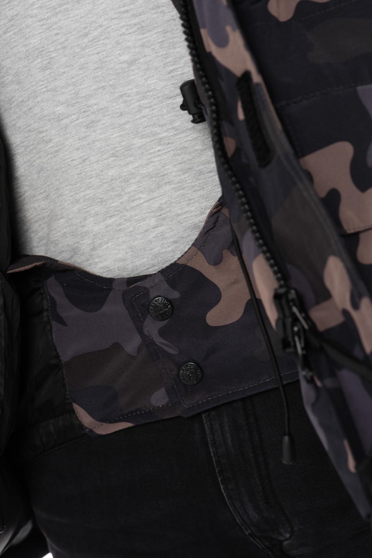 Helvetica camouflage print and white fur parka - Image n°7