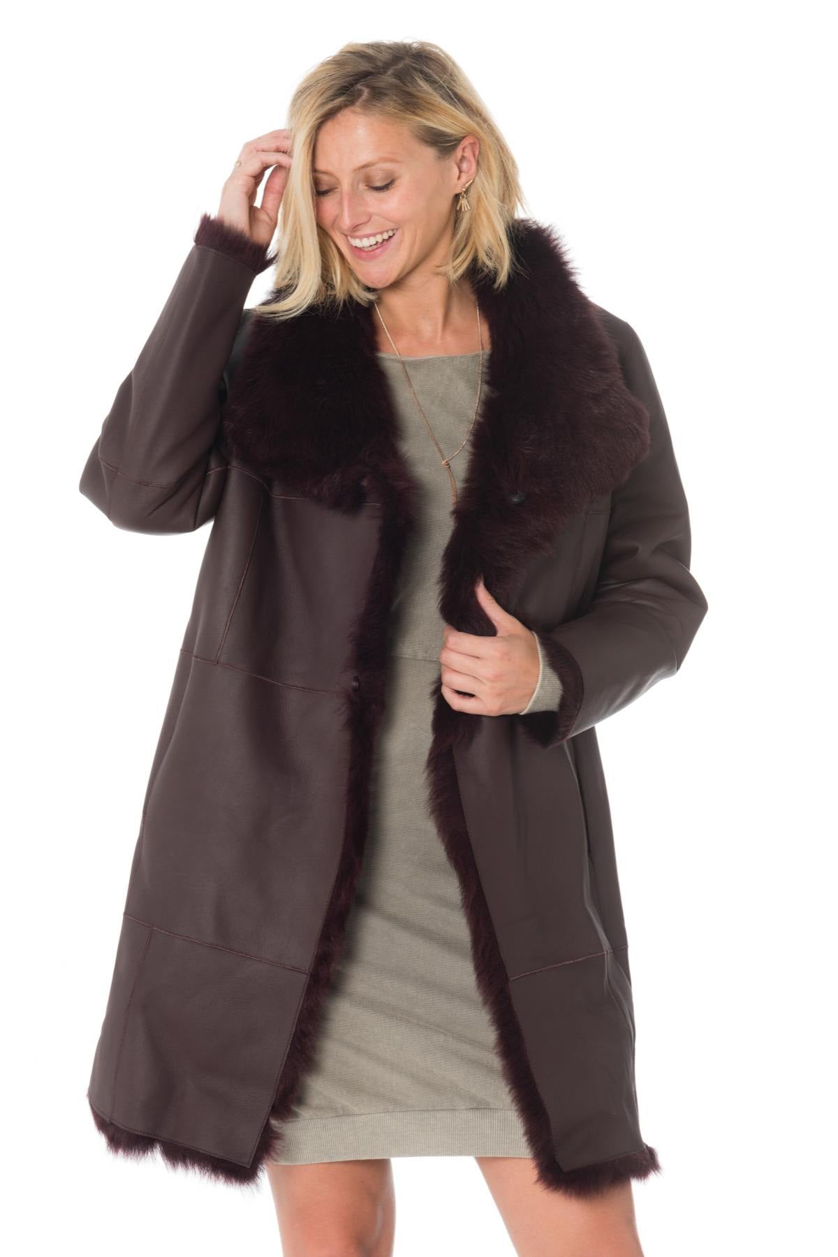 Intuition women's shearling coat in plum color - Image n°5