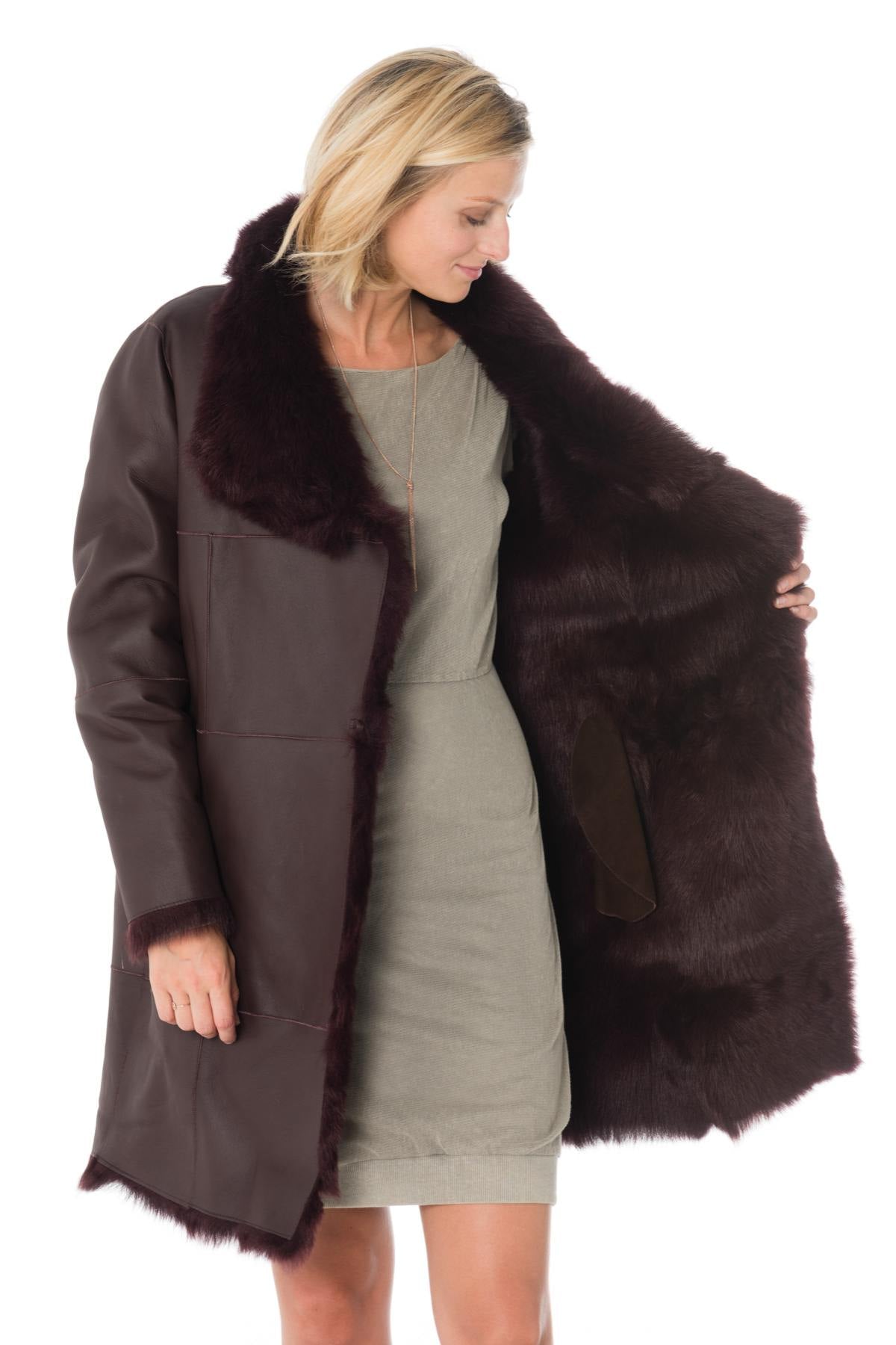 Intuition women's shearling coat in plum color - Image n°7