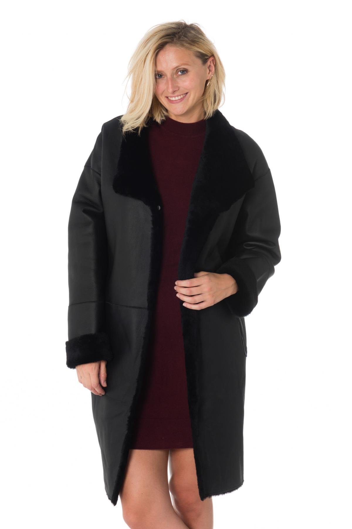 Reversible black shearling coat - Image n°1