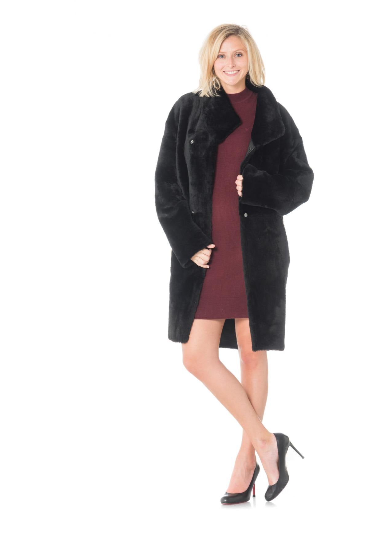 Reversible black shearling coat - Image n°4