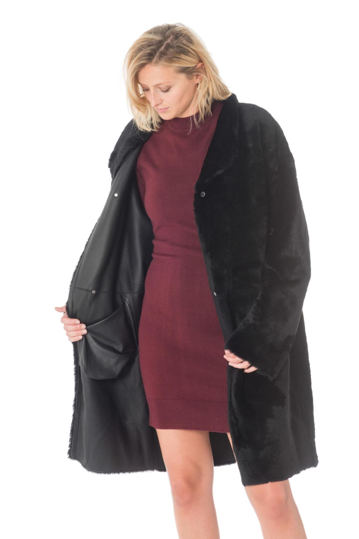 Reversible black shearling coat - Image n°12