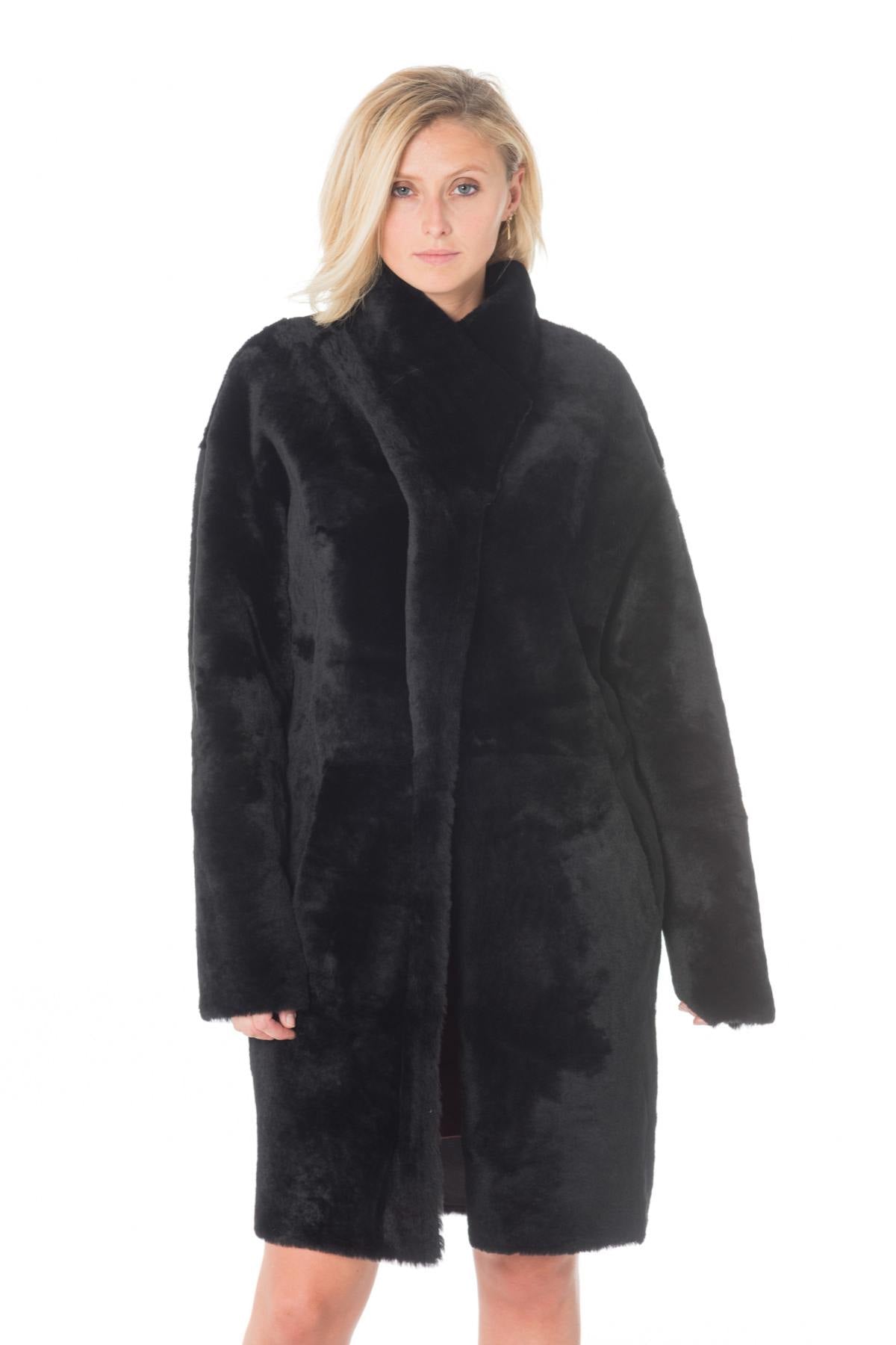 Reversible black shearling coat - Image n°13