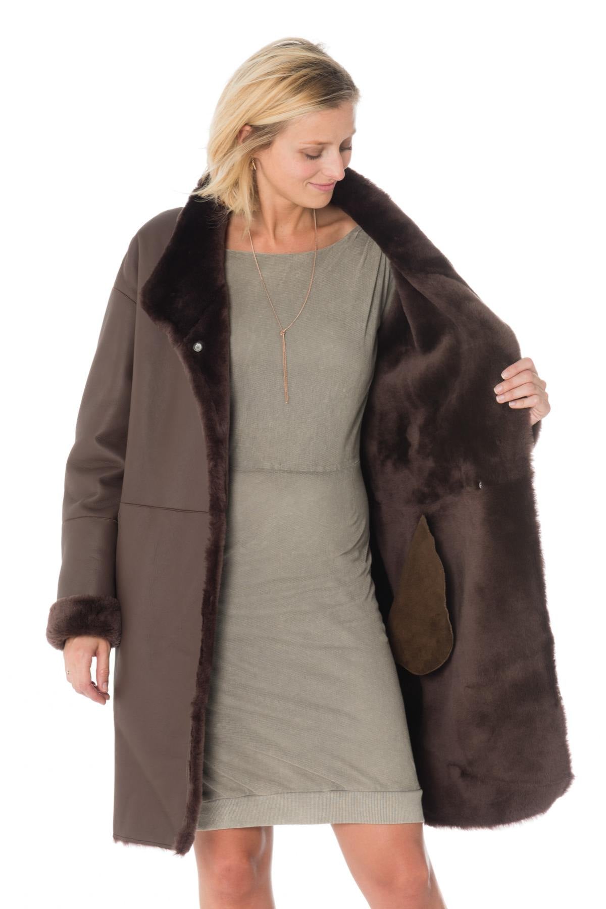 Women's reversible shearling coat Intuition - Image n°11