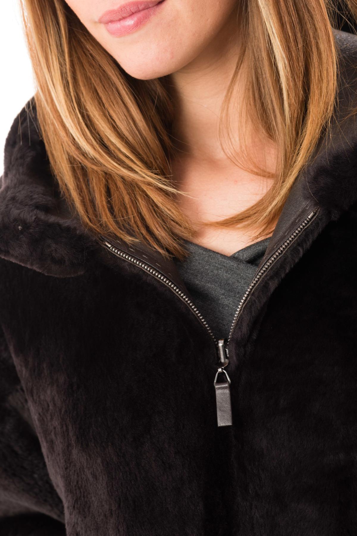 Brown reversible shearling coat - Image n°11