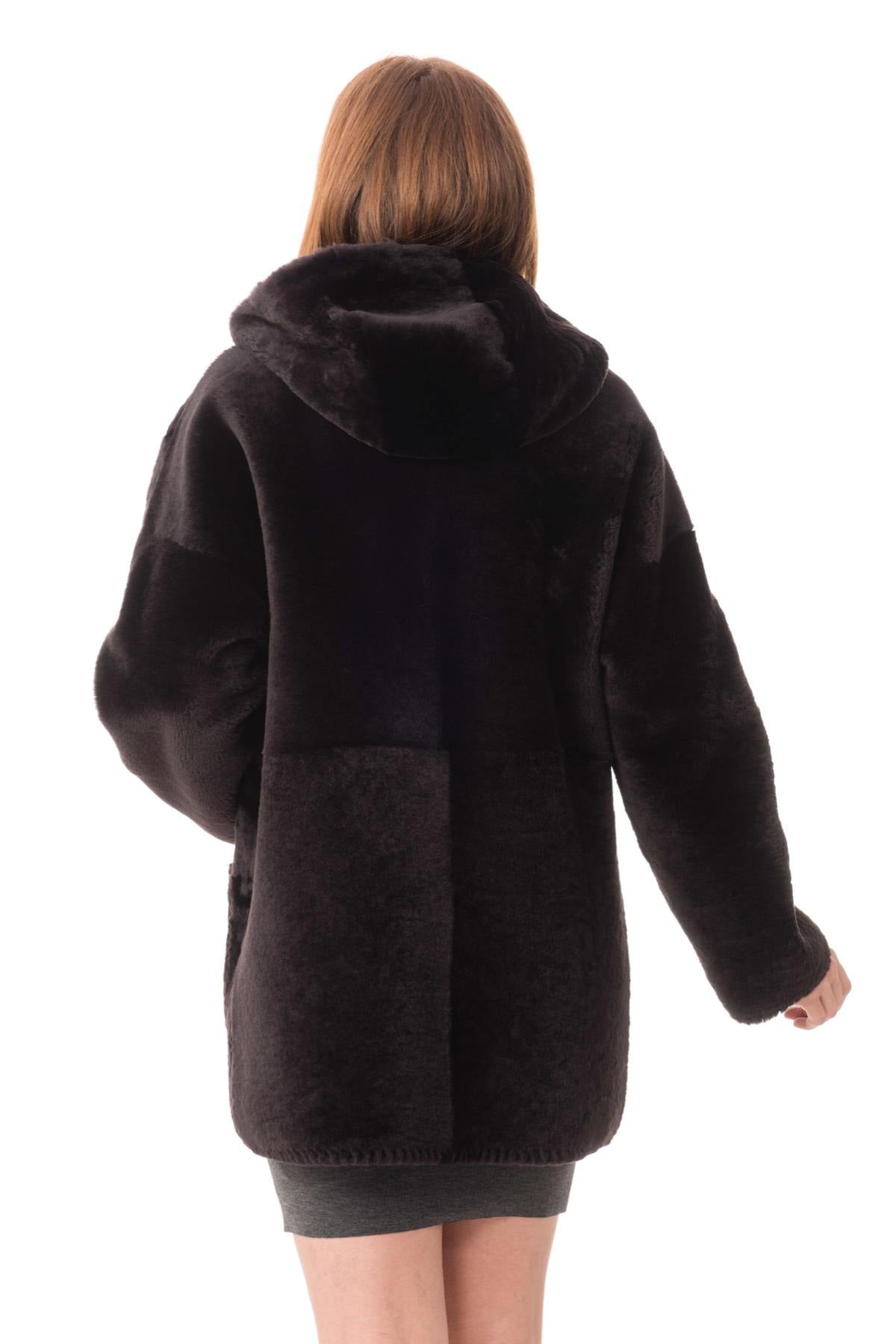 Brown reversible shearling coat - Image n°7