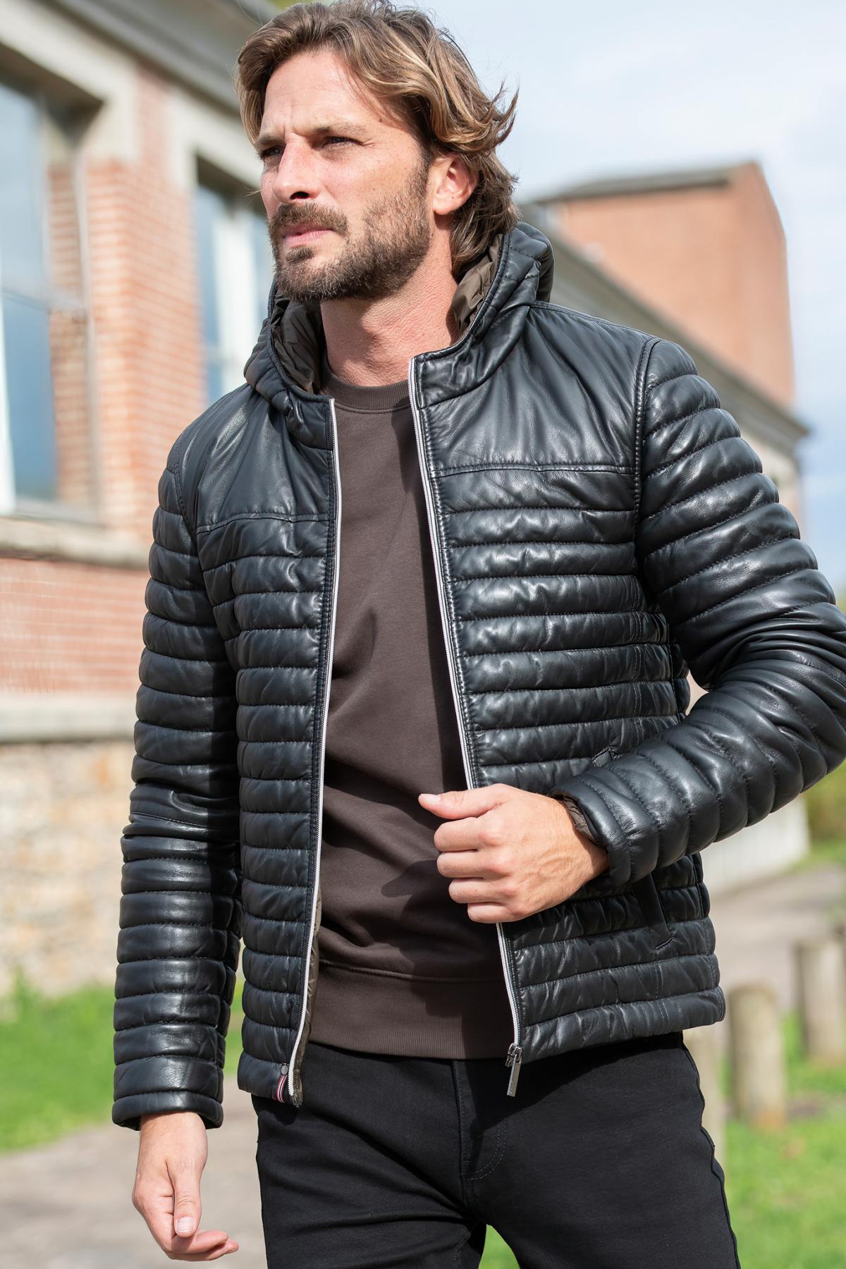  Thin and warm men's down jacket in black color - Image n°1