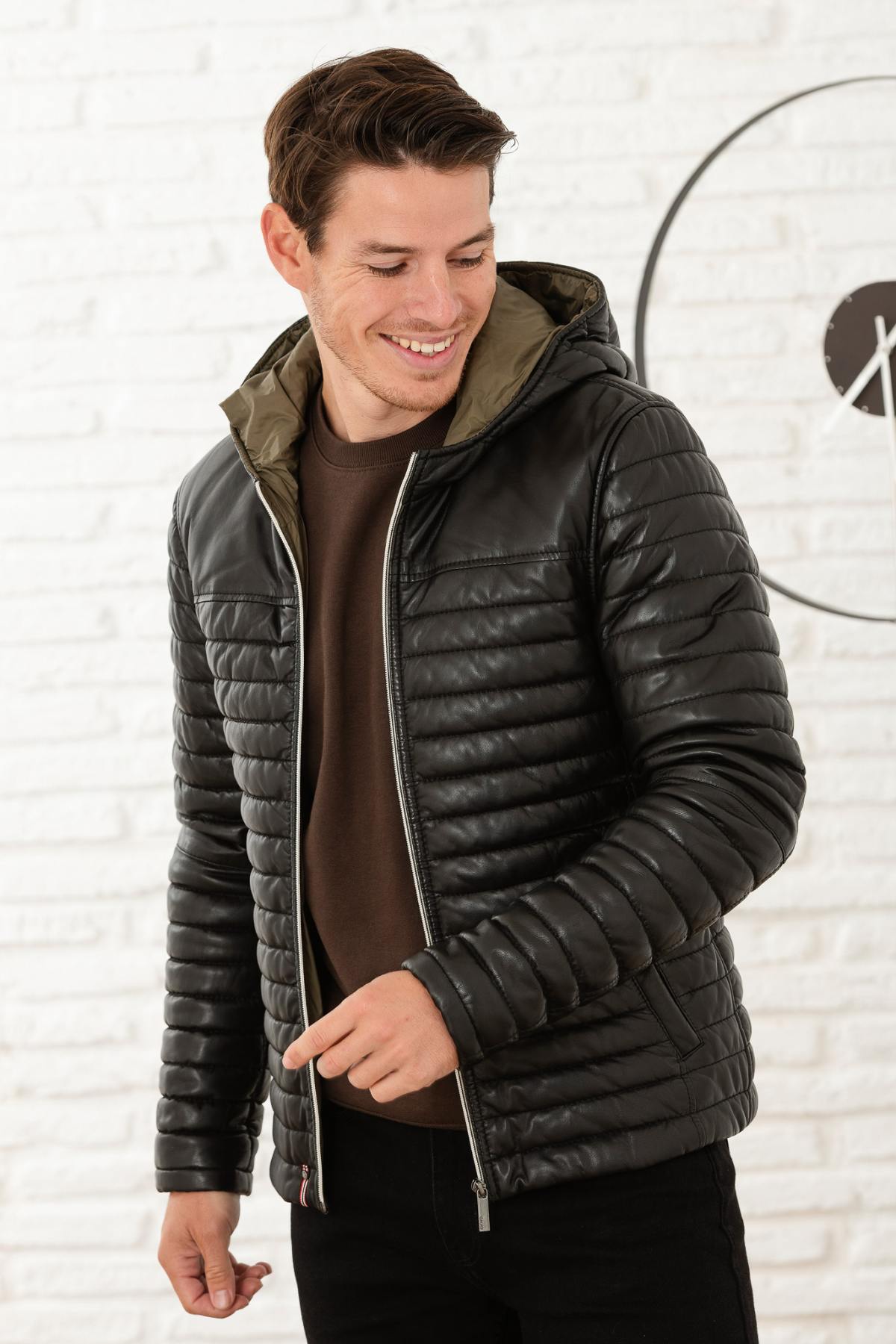  Thin and warm men's down jacket in black color - Image n°3