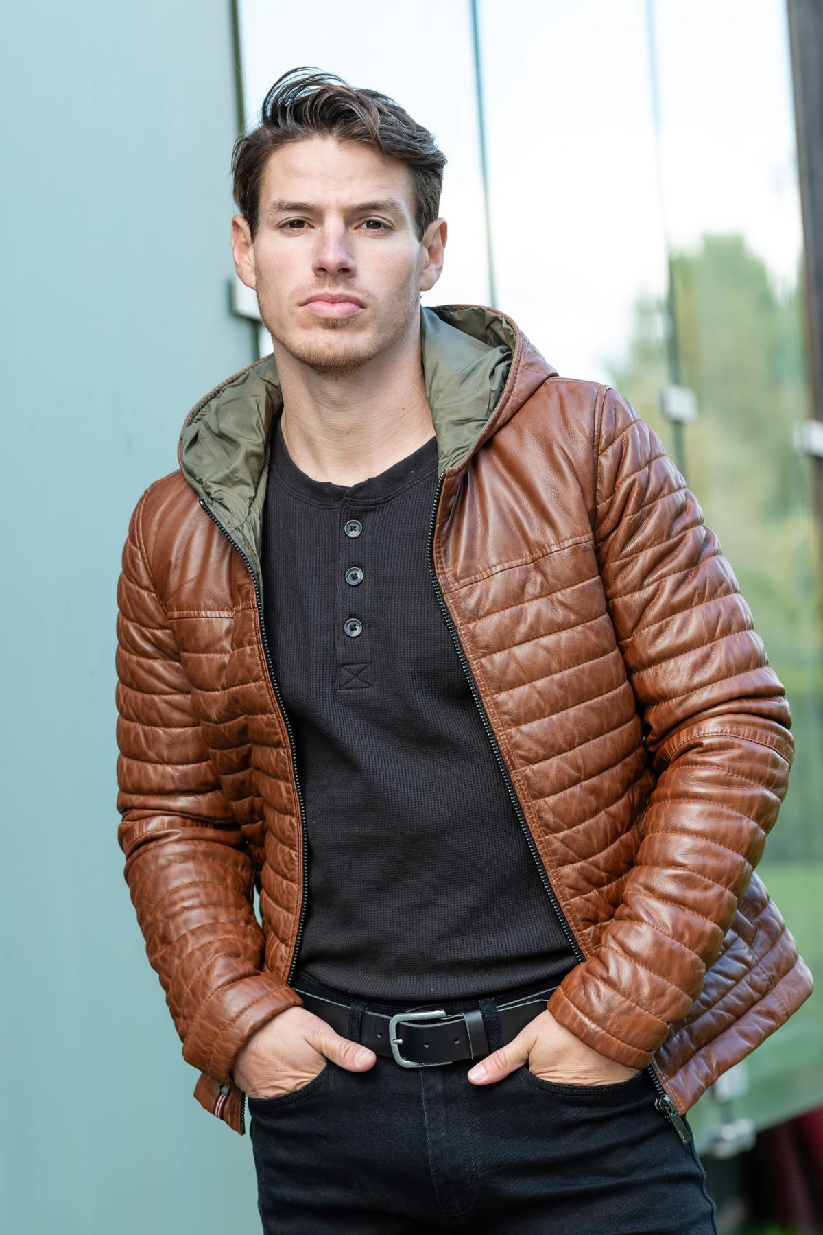 Men's down jacket with hood in cognac sheep leather - Image n°7