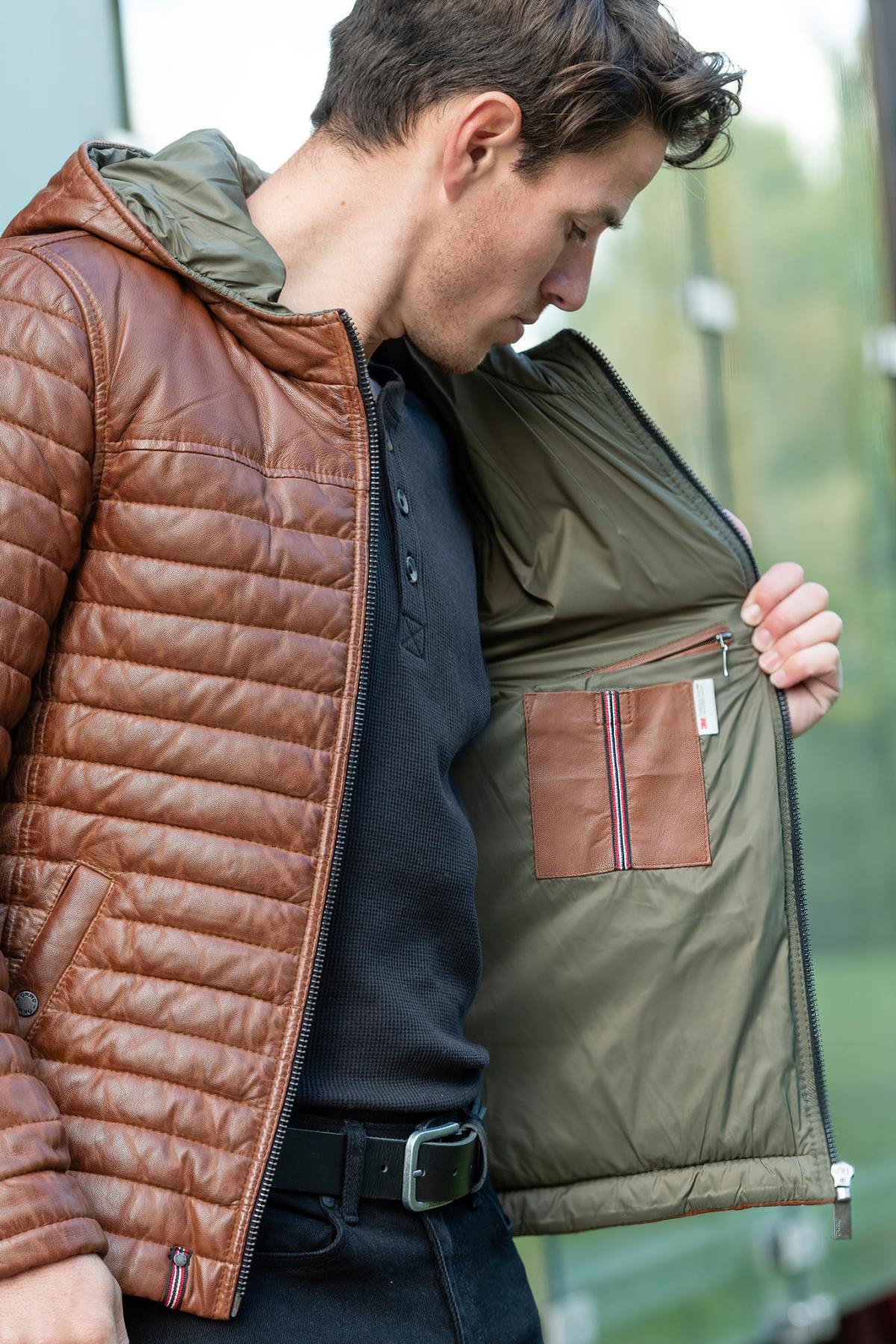 Men's down jacket with hood in cognac sheep leather - Image n°6