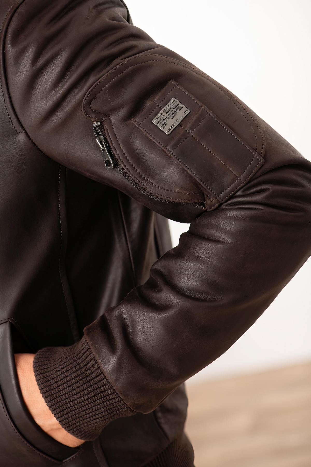 Brown cowhide leather bomber jacket - Image n°5