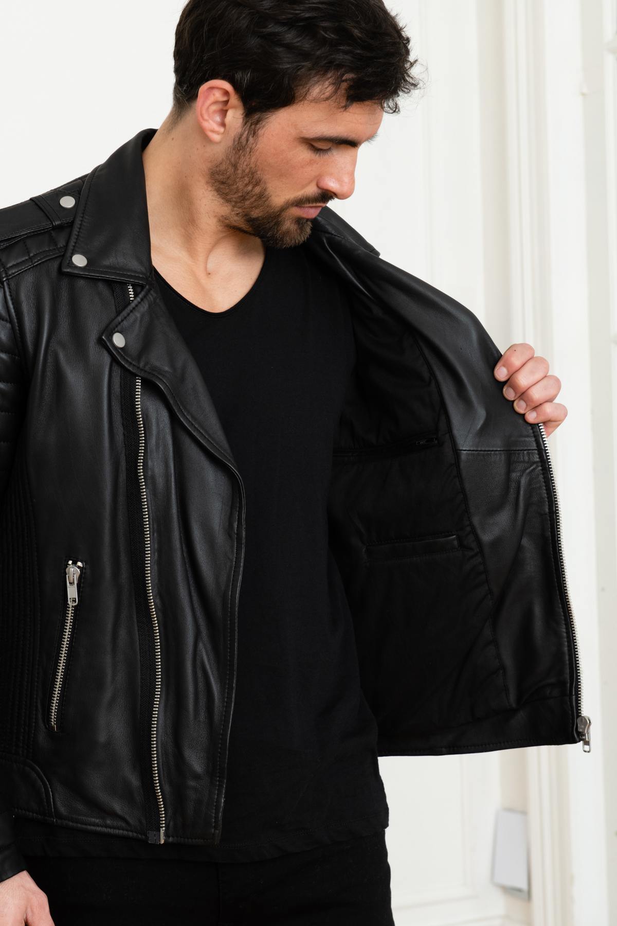 Quilted perfecto in black lambskin - Image n°14