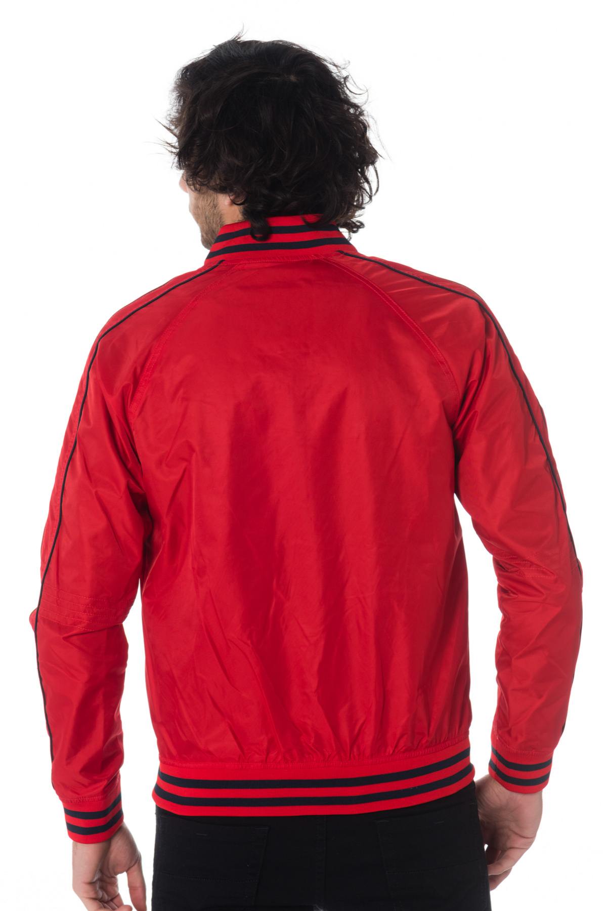 Red and black streetwear jacket - Image n°5