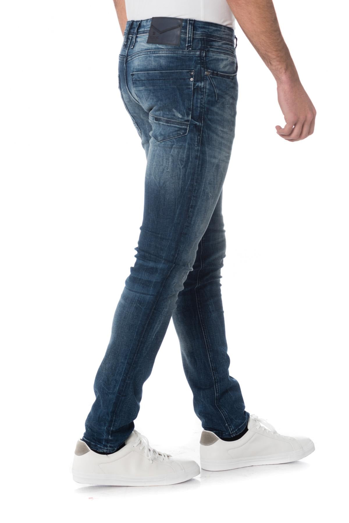 Washed blue men's jeans - Image n°4