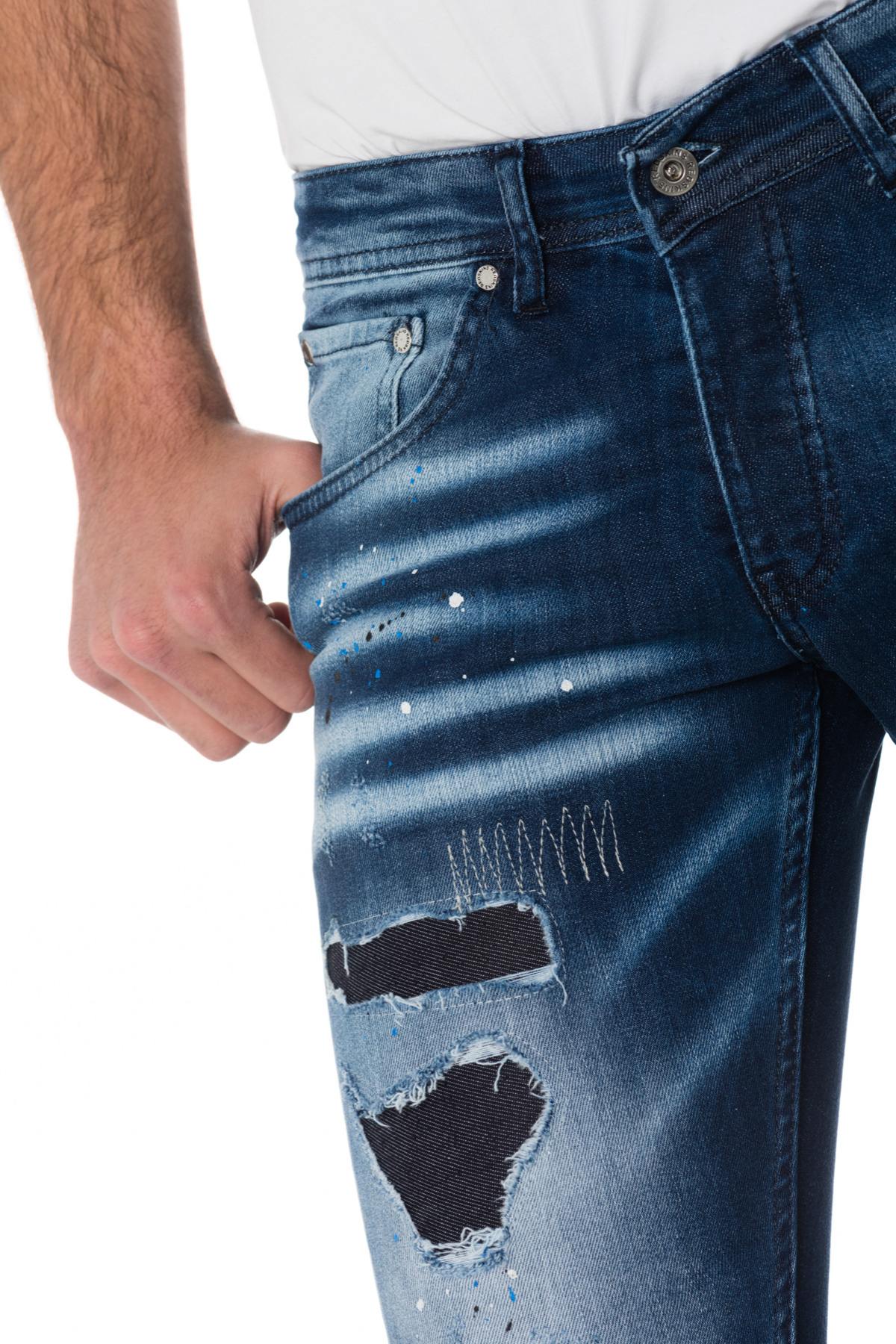 Men's unstructured and faded jeans - Image n°3