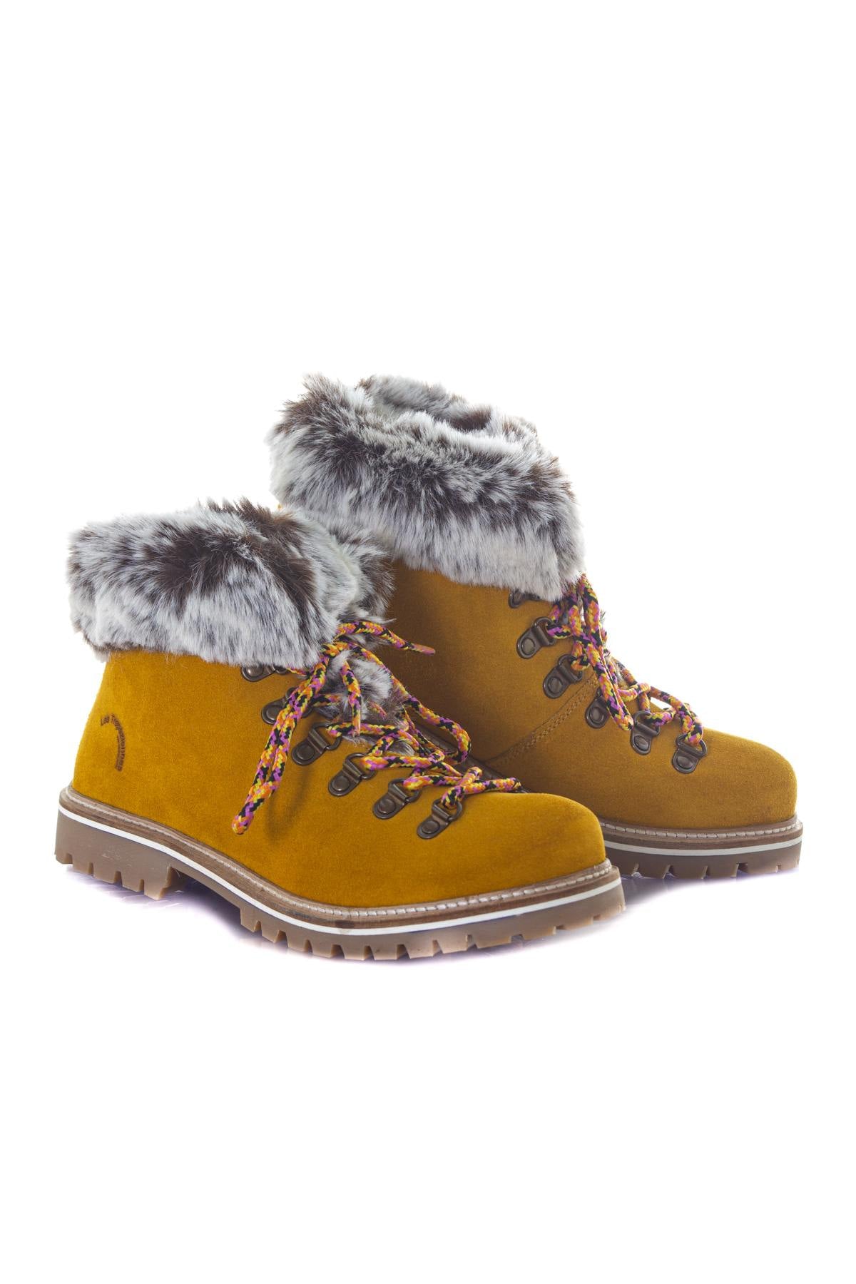 Yellow boots with acrylic fur - Image n°2