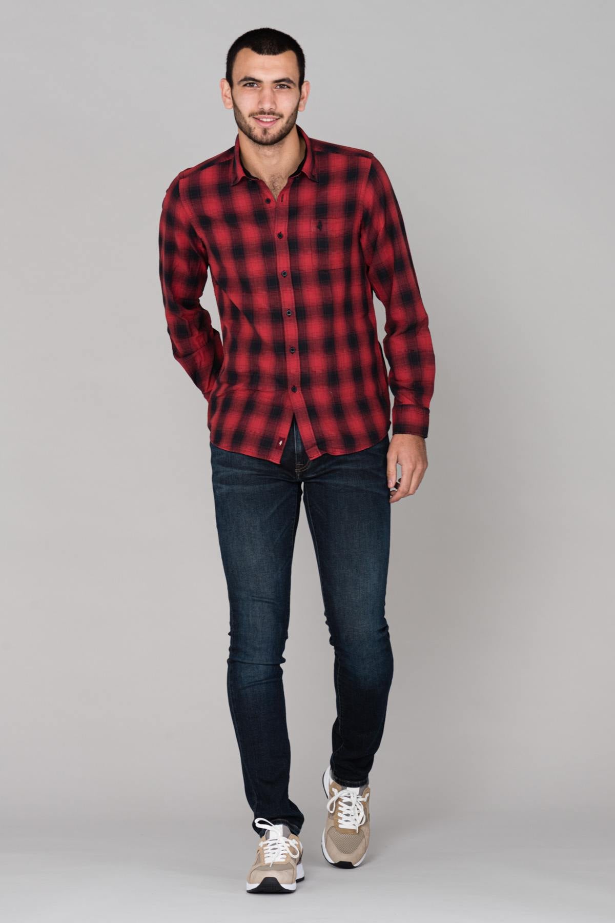 Red checkered shirt - Image n°5