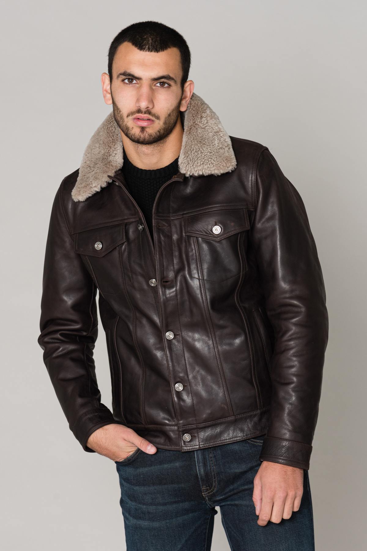  Brown aviator with fur collar - Image n°3