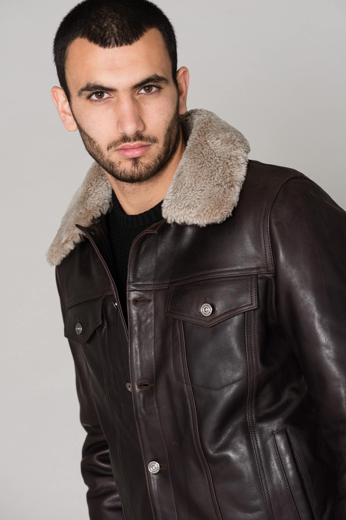  Brown aviator with fur collar - Image n°1