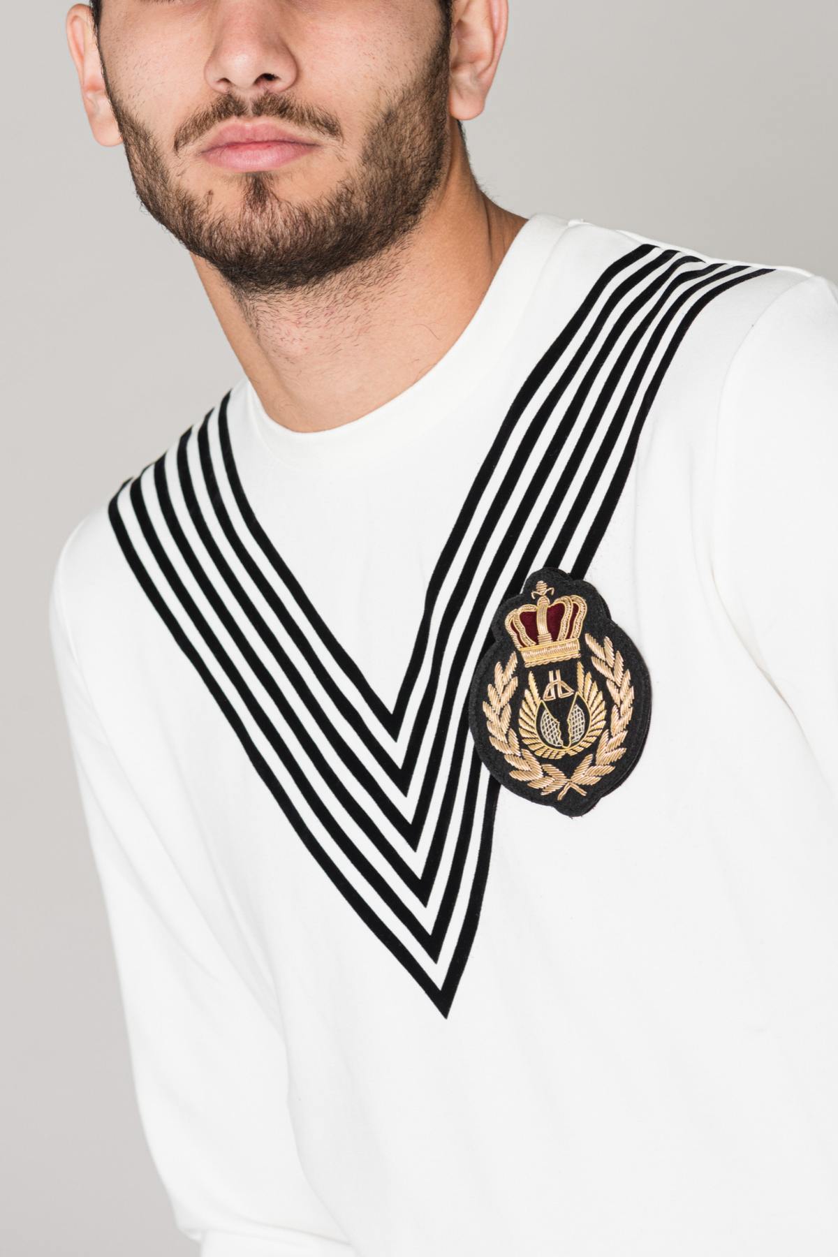 White sweatshirt with piping and badge - Image n°4