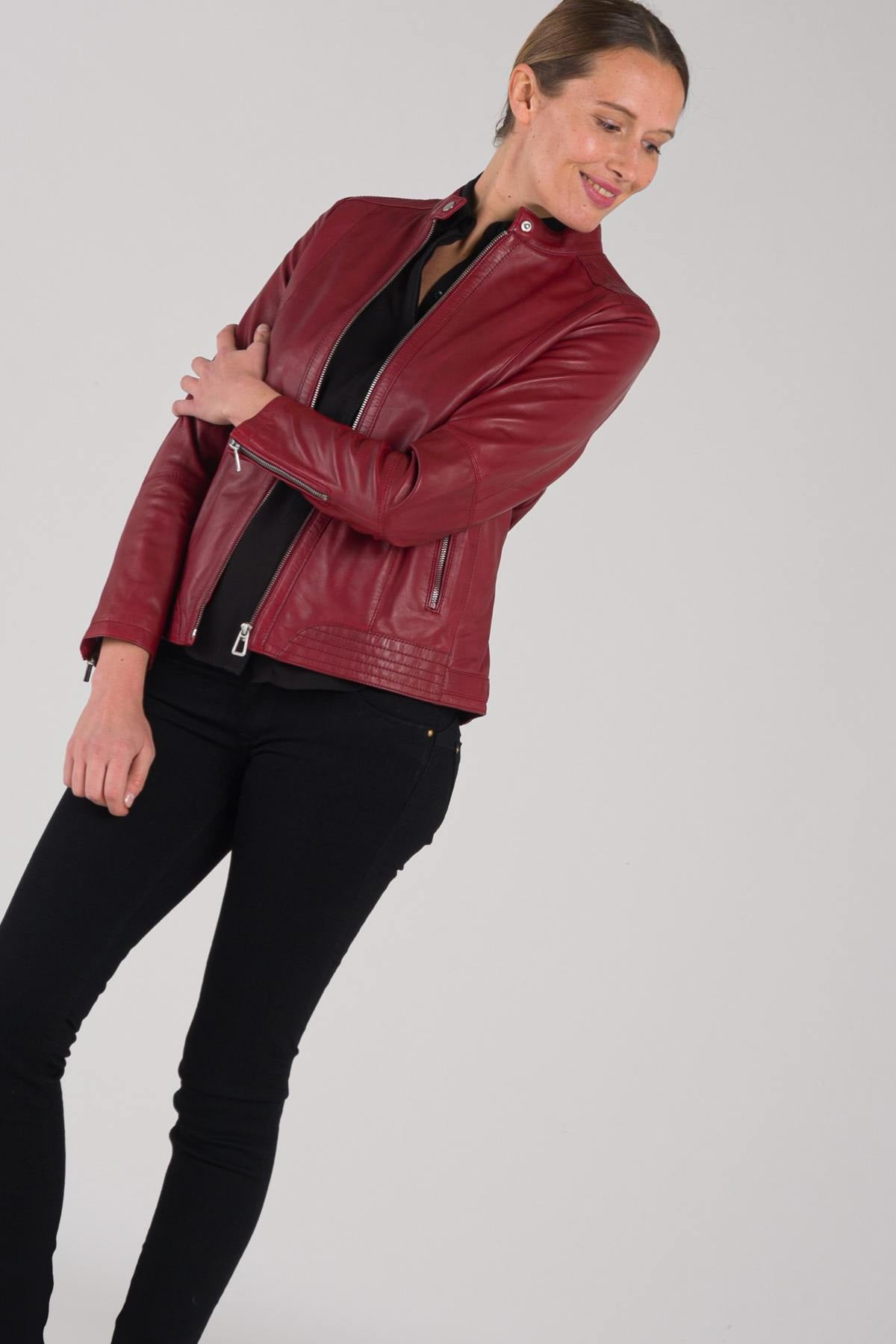 Plus size red leather jacket - Image n°3