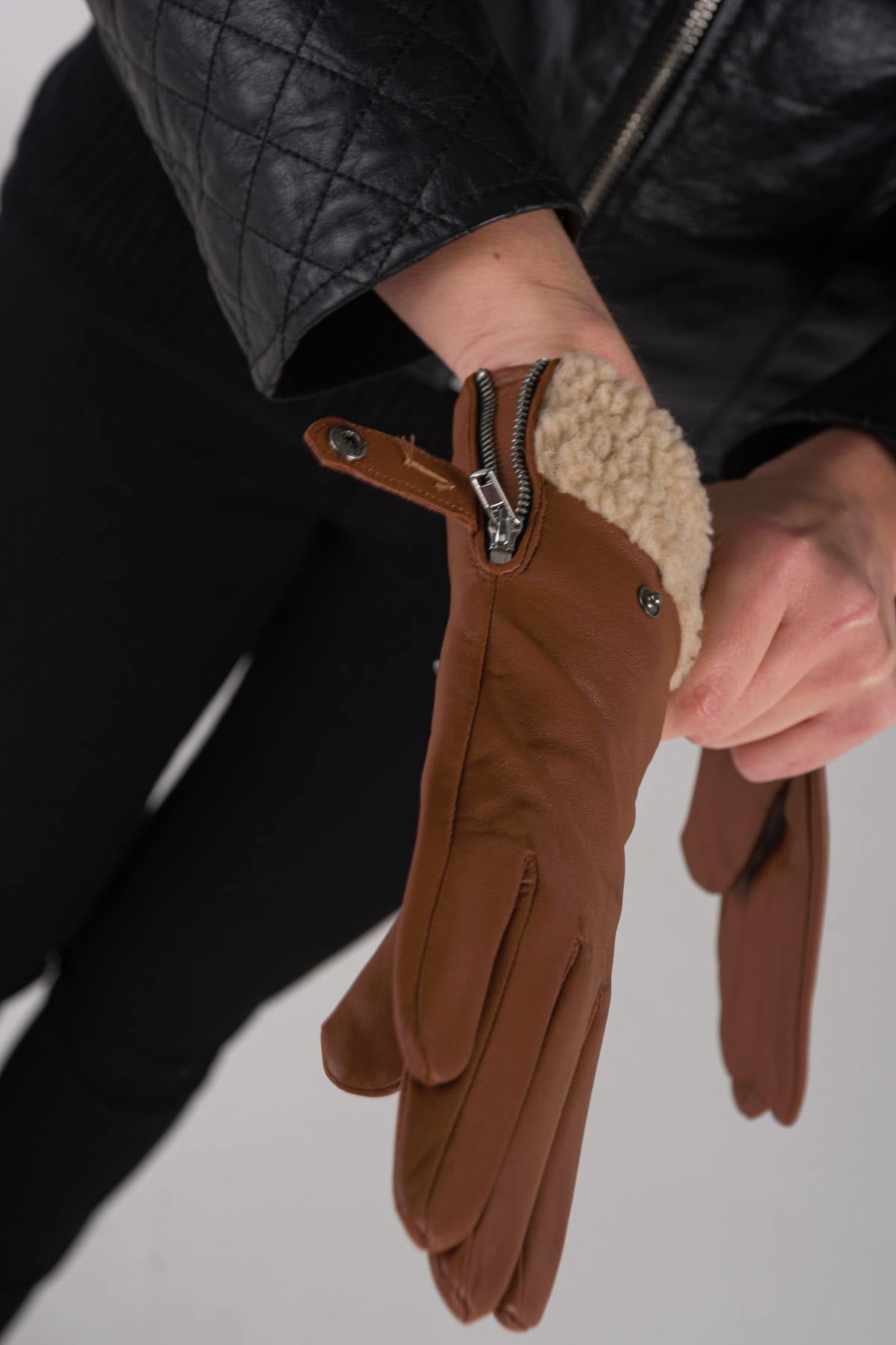 Women's camel lambskin gloves - Image n°2