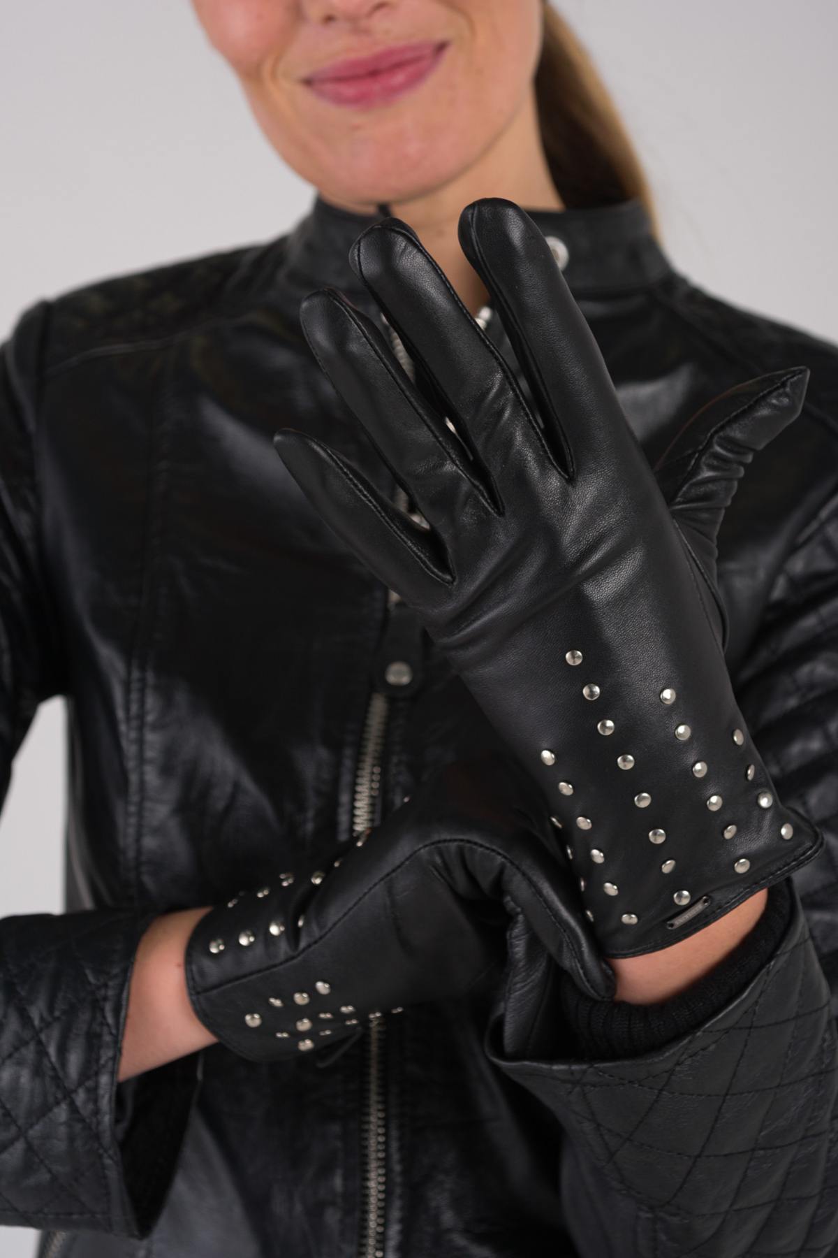 Women's black leather gloves - Image n°1