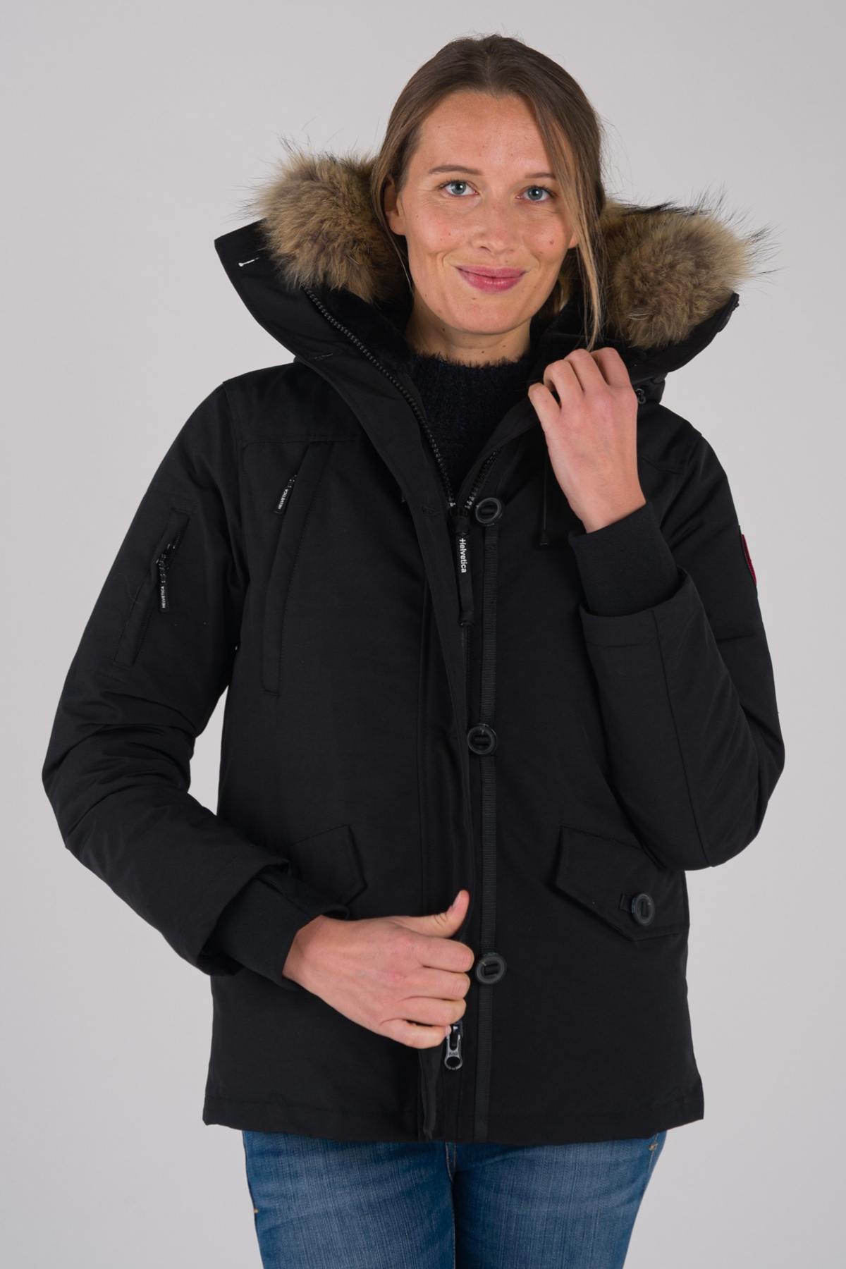 Women's black parka in extreme cold - Image n°2