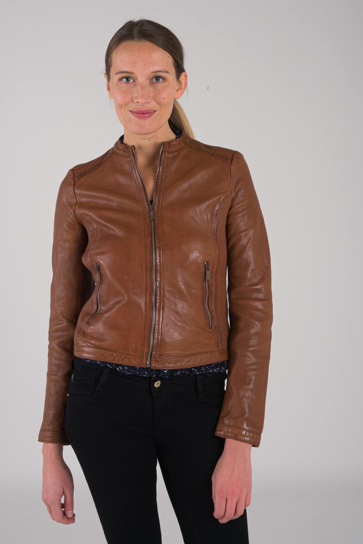 Spencer type leather jacket - Image n°1